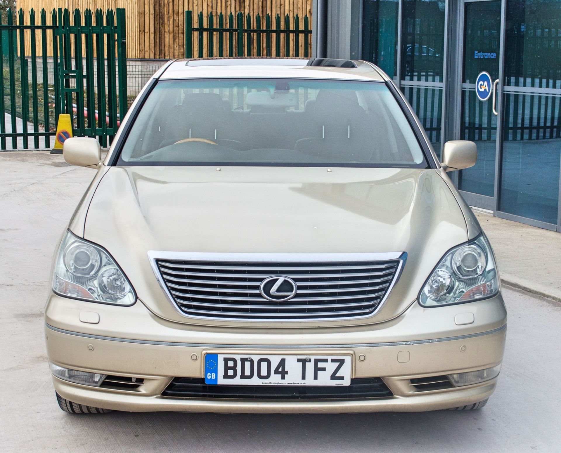 2004 Lexus LS 430 4.3 litre V8 4 door saloon car - Image 10 of 54