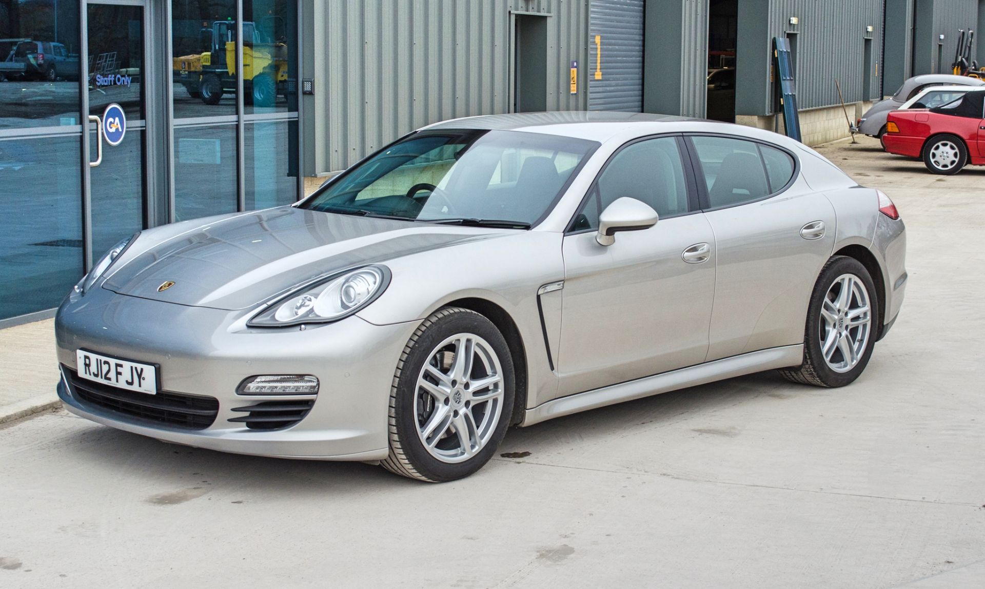 2012 Porsche Panamera 3.0 V6 diesel Tiptronic 5 door hatchback - Image 4 of 55