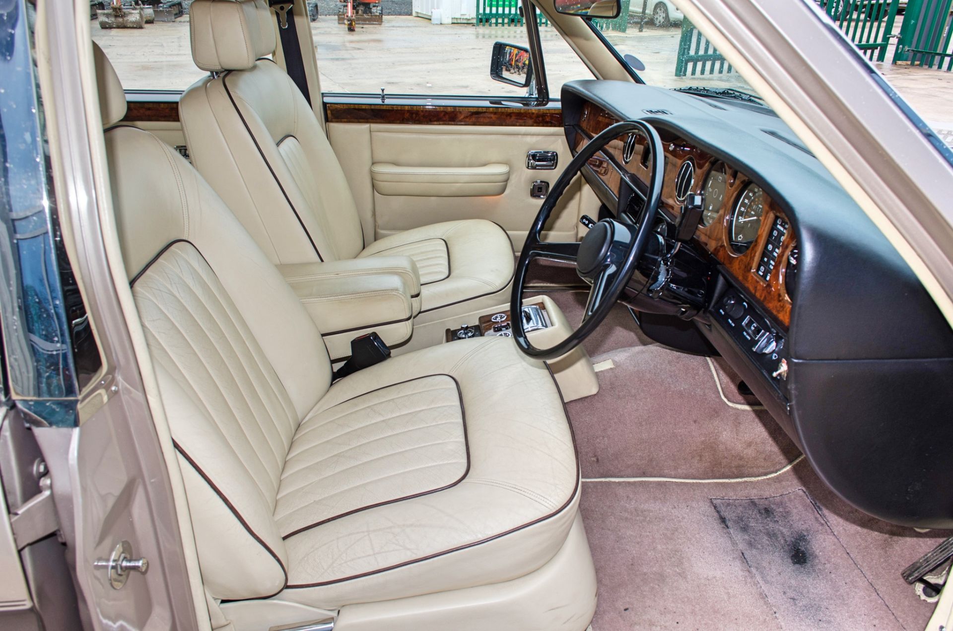 1985 Rolls Royce Silver Spirit 6750 cc 4 door saloon - Image 33 of 73