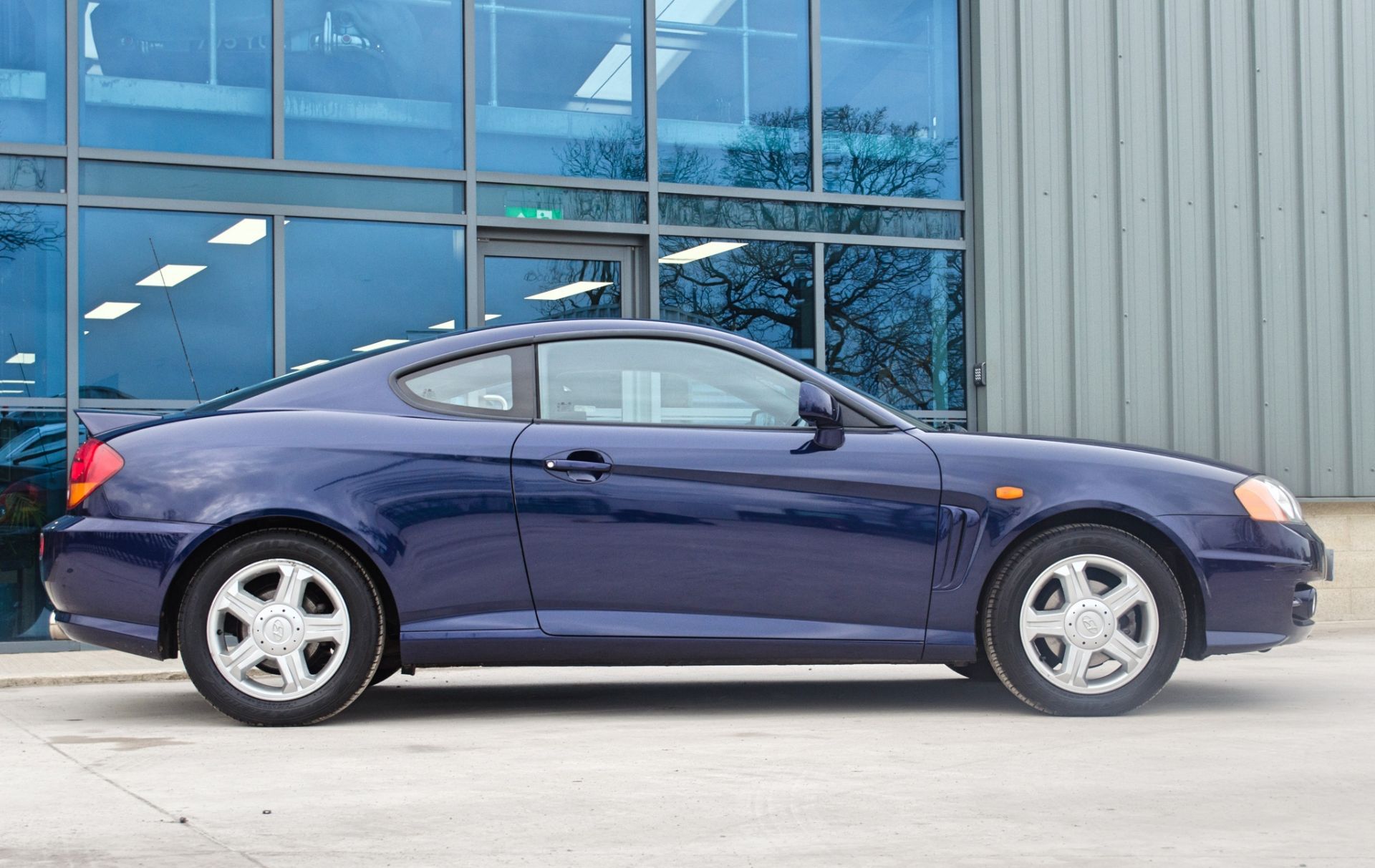 2003 Hyundai Coupe 1.6 S 1600 cc 3 door coupe - Image 13 of 56