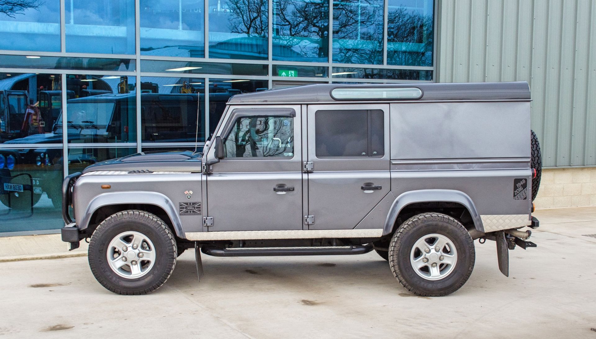 2008 Landrover Defender 2400cc 110 XS Utility Wagon - Image 16 of 55