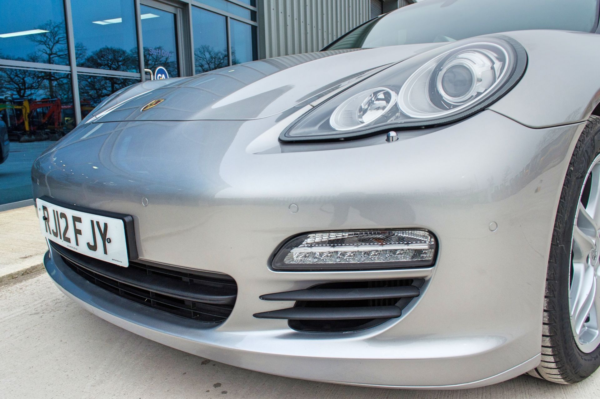 2012 Porsche Panamera 3.0 V6 diesel Tiptronic 5 door hatchback - Image 20 of 55