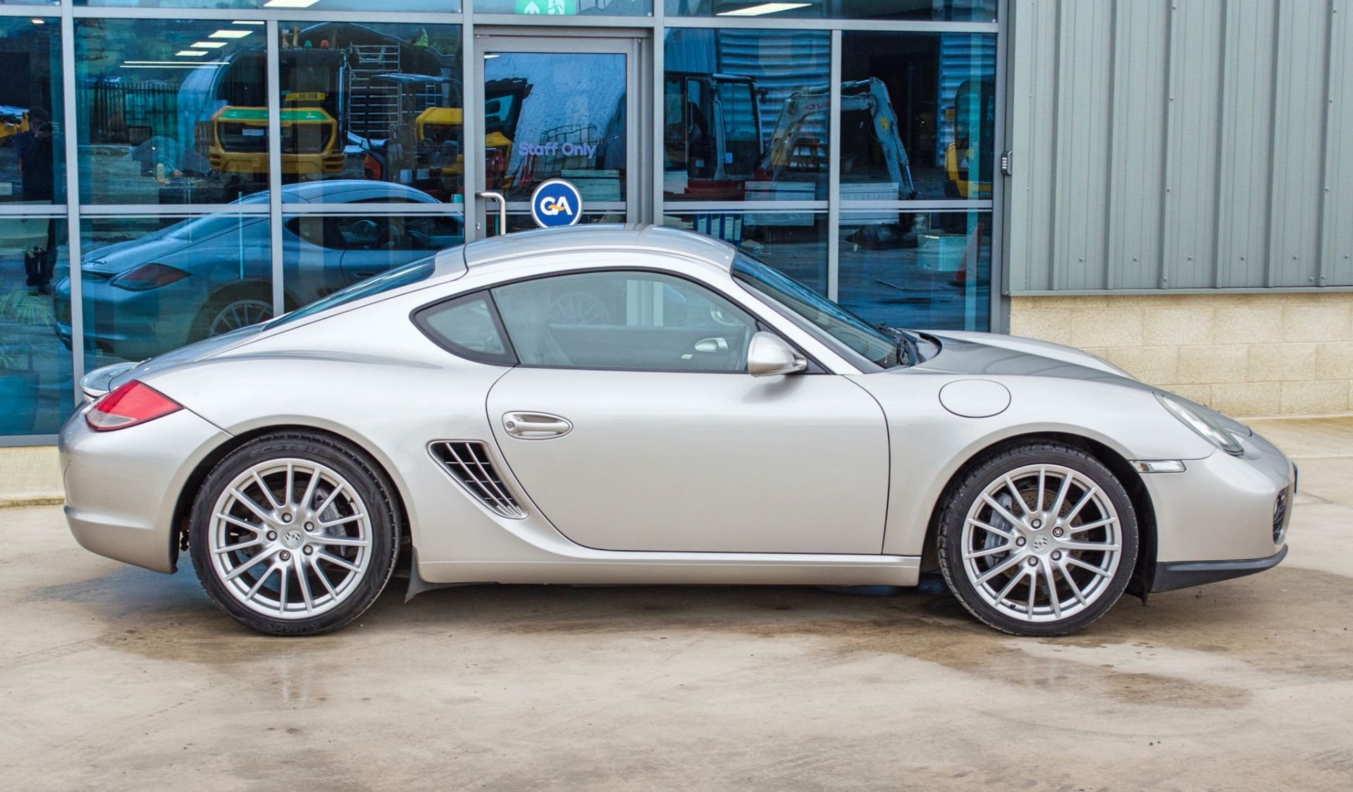 2010 Porsche Cayman 2893cc 3 door coupe - Image 14 of 53