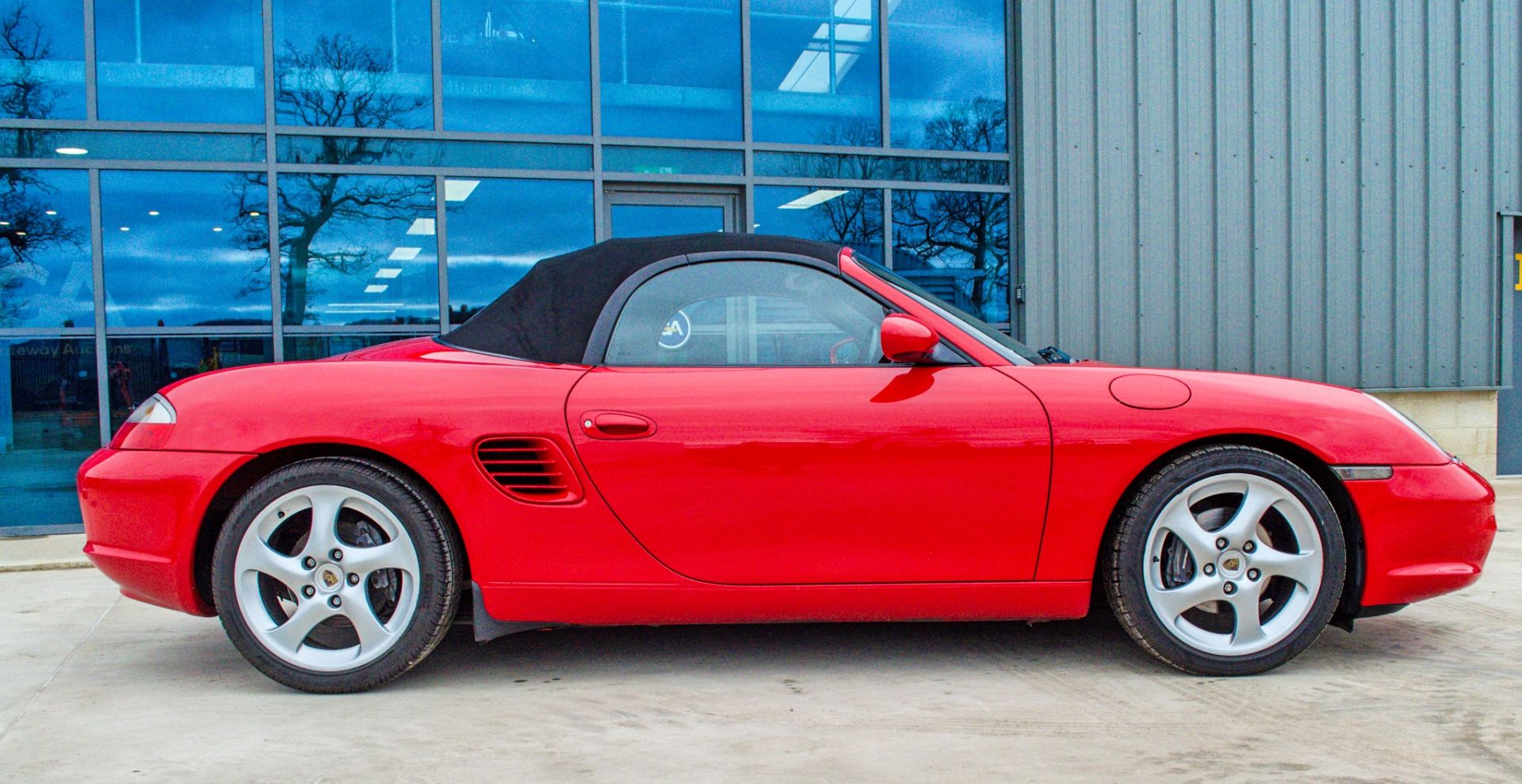 2003 Porsche Boxster 2687cc 2 door convertible - Image 15 of 60