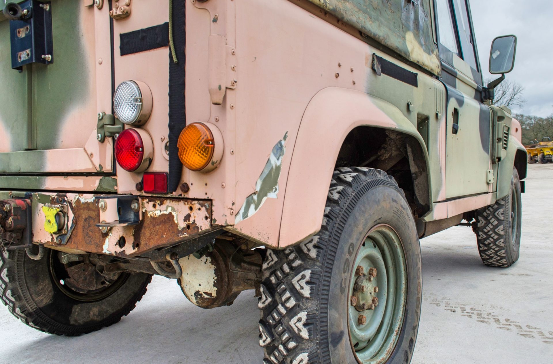 1997 Land Rover Defender 90 WOLF 2.5 litre 300TDI 4 wheel drive utility vehicle Ex MOD - Image 19 of 45