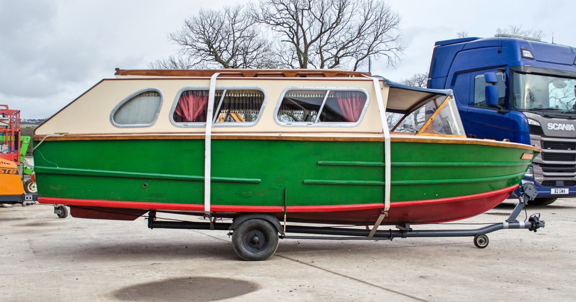 1964 Dolphin 16 Cabin Cruiser Boat "Dragonfly" - Image 15 of 31