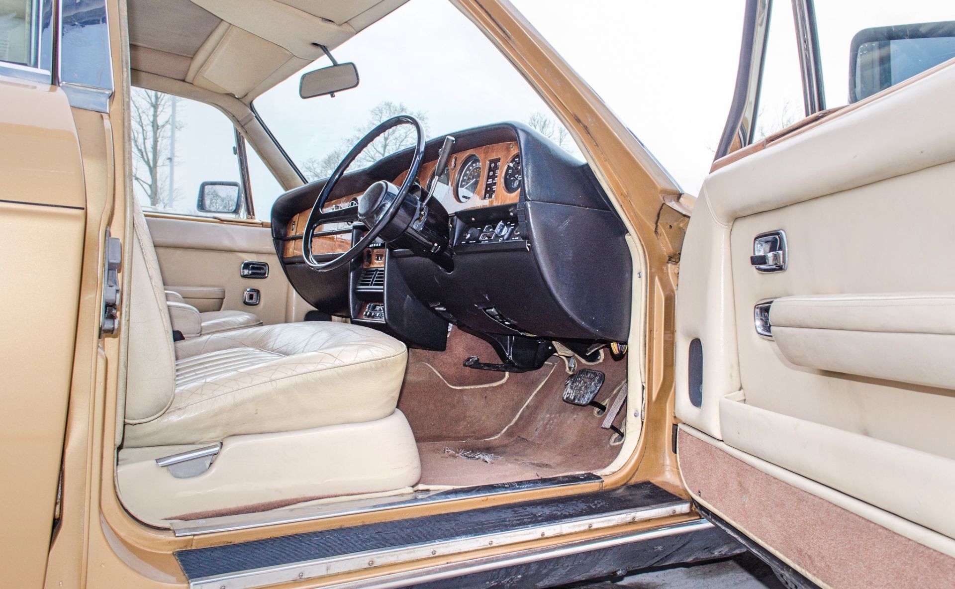 1981 Rolls Royce Silver Spirit 6750cc 4 door saloon - Image 32 of 56