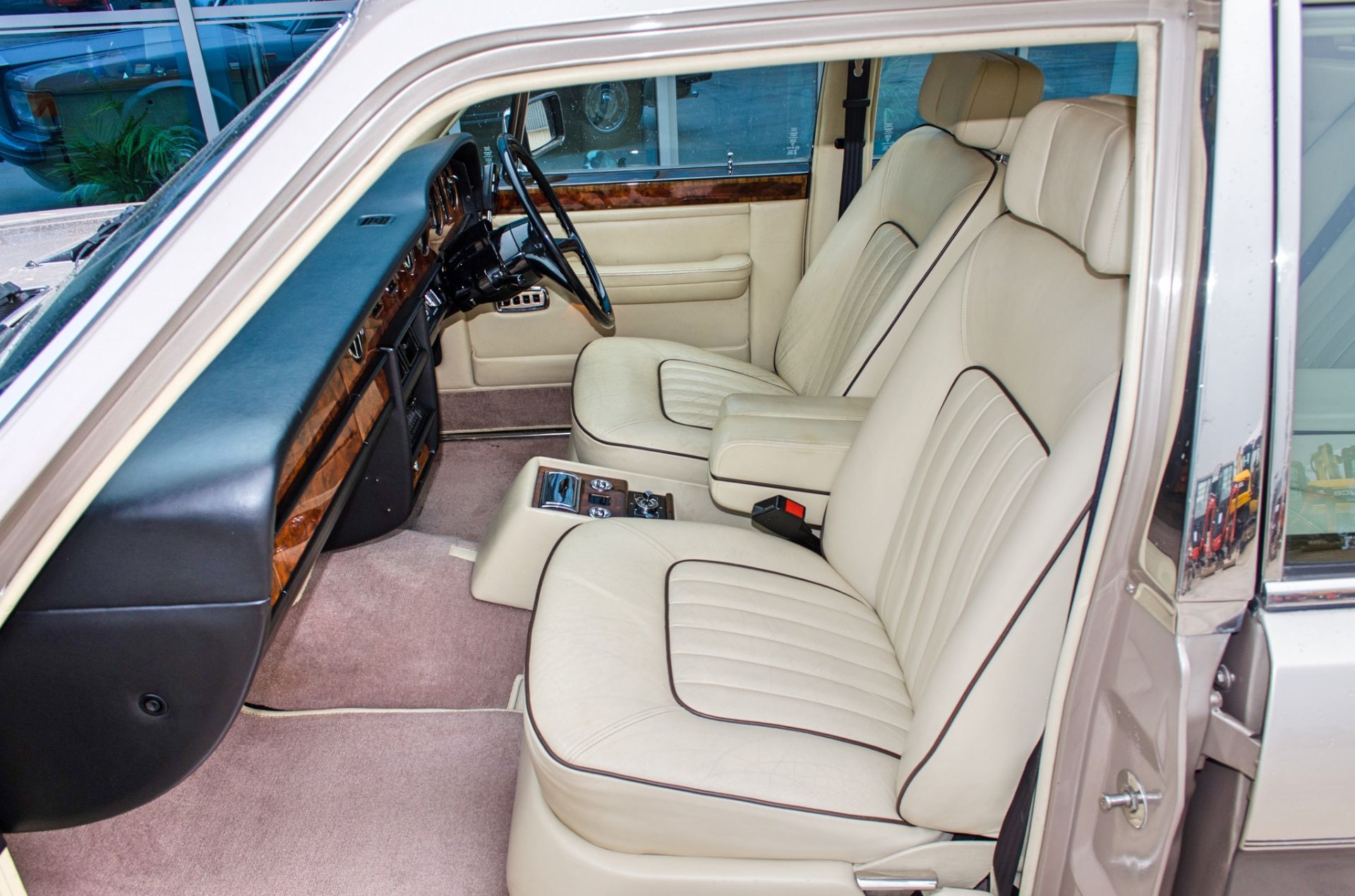 1985 Rolls Royce Silver Spirit 6750 cc 4 door saloon - Image 37 of 73