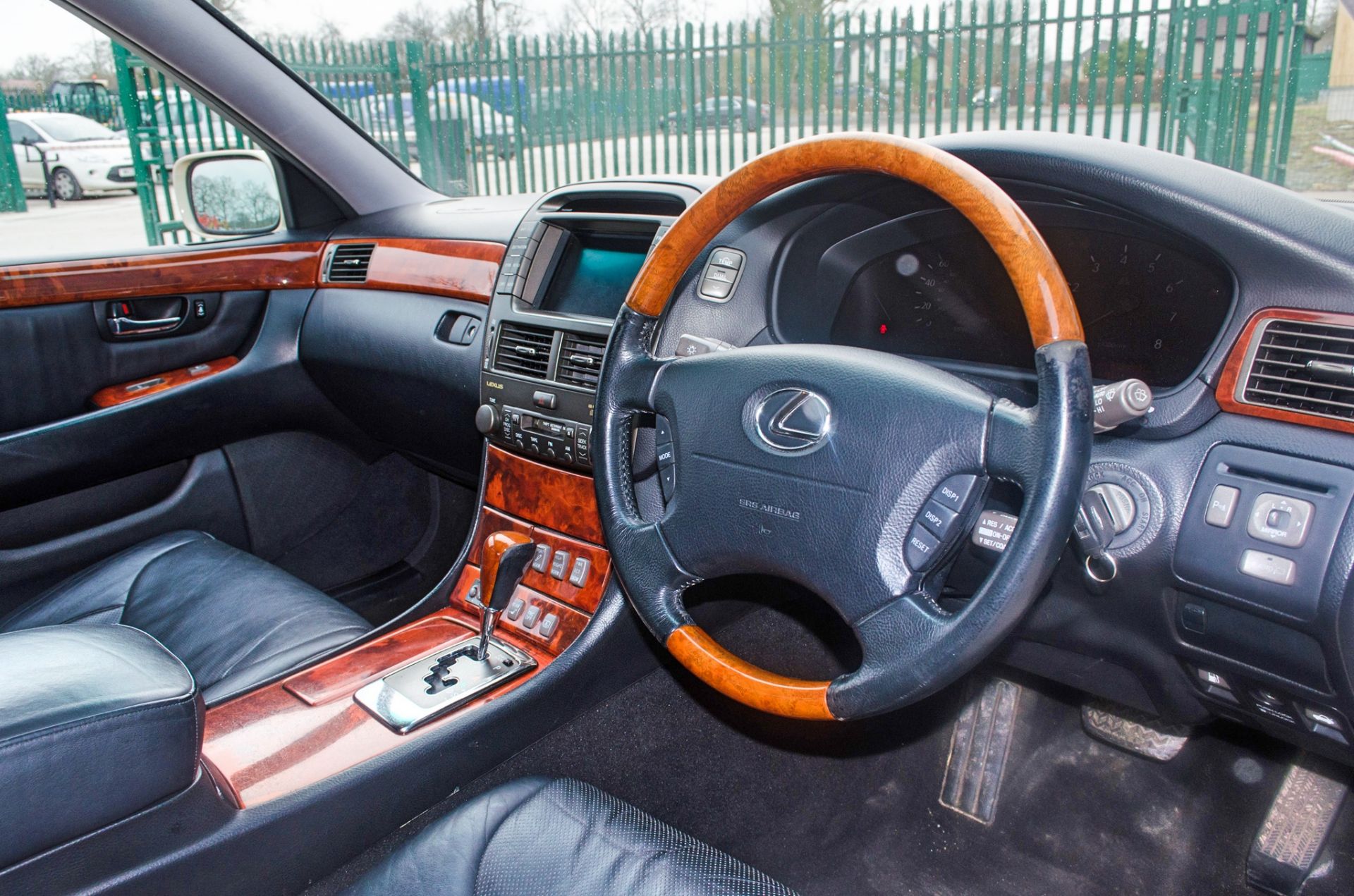 2004 Lexus LS 430 4.3 litre V8 4 door saloon car - Image 31 of 54