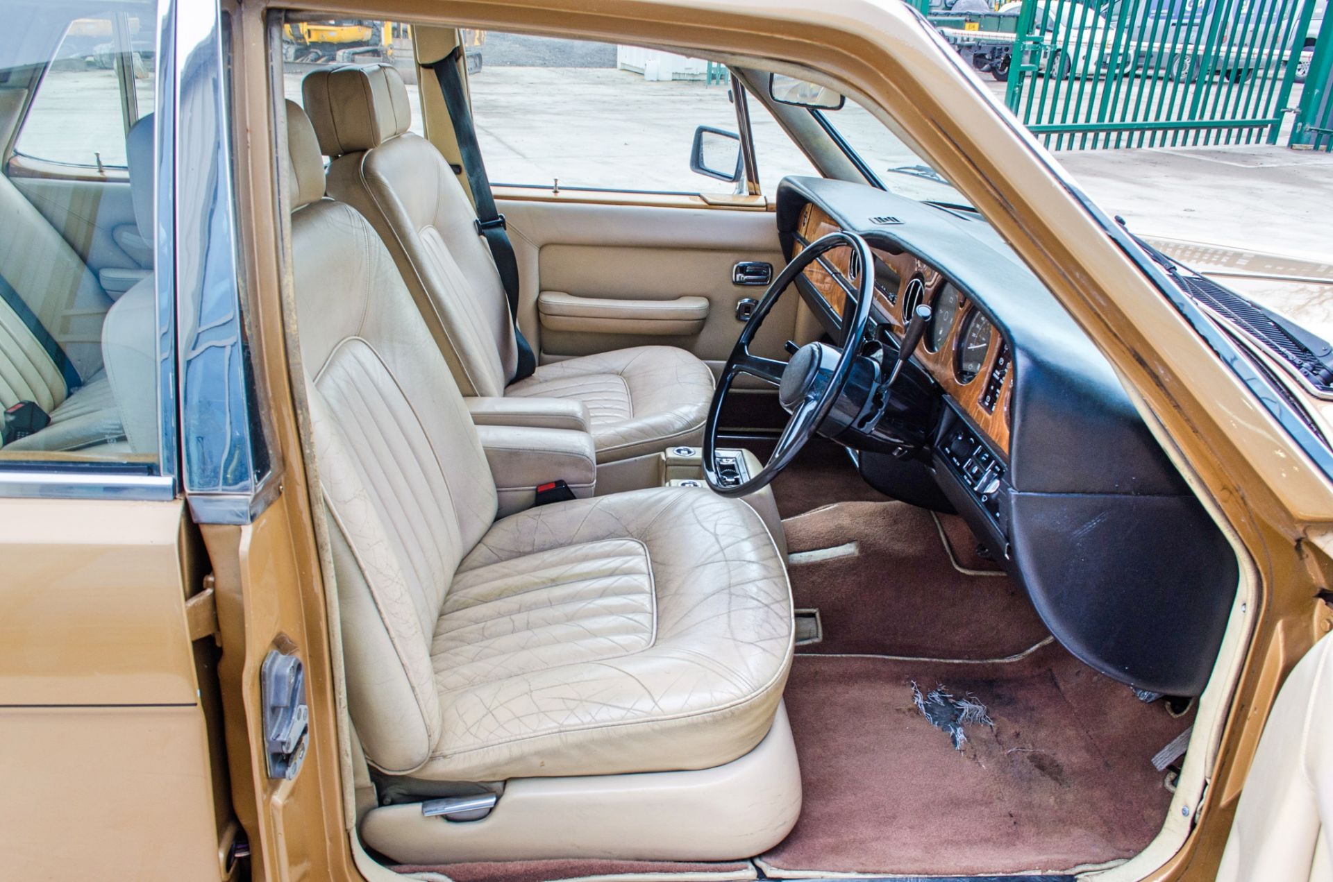 1981 Rolls Royce Silver Spirit 6750cc 4 door saloon - Image 33 of 56