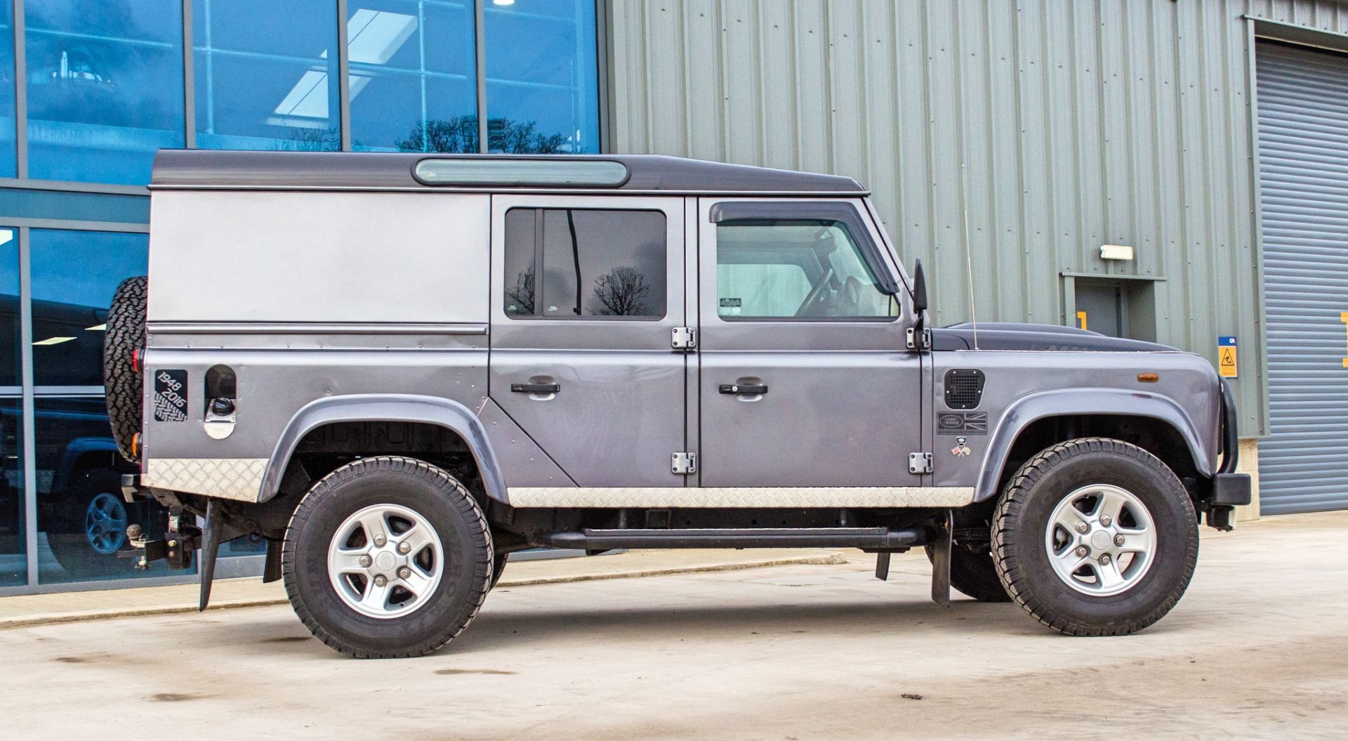 2008 Landrover Defender 2400cc 110 XS Utility Wagon - Image 13 of 55