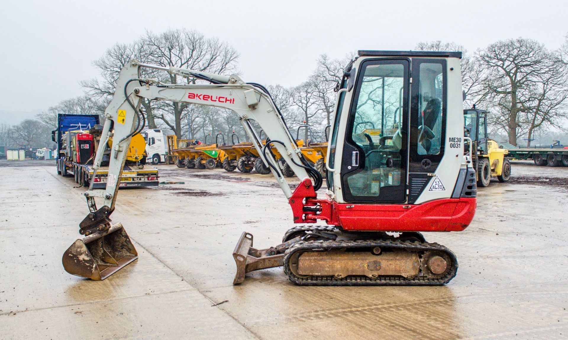 Takeuchi TB228 2.8 tonne rubber tracked mini excavator Year: 2015 S/N: 122804414 Recorded Hours: 879 - Image 8 of 19