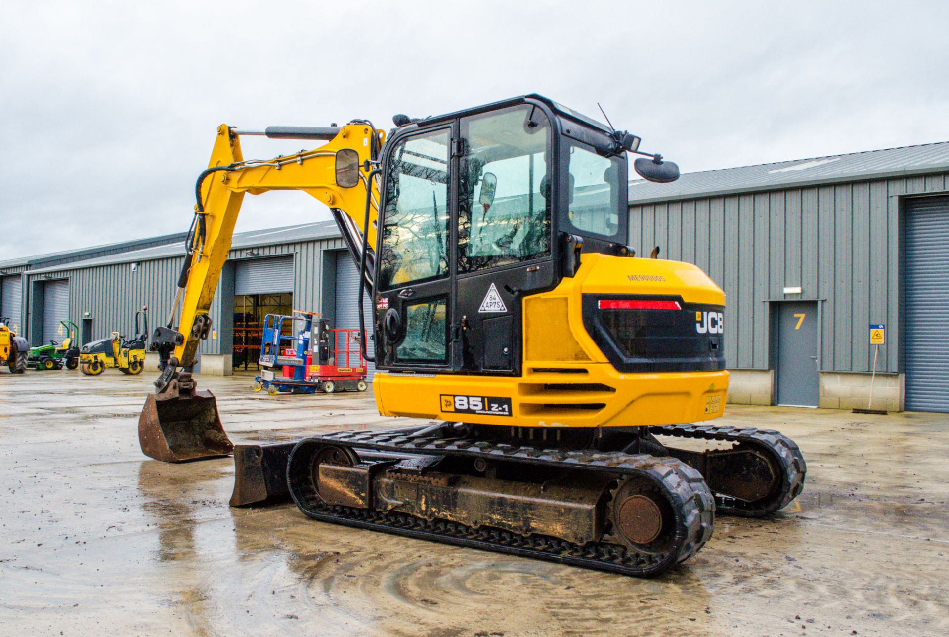 JCB 85Z 9 tonne rubber tracked midi excavator Year: 2017 S/N: 2500968 Recorded Hours: 4415  piped, - Image 4 of 20
