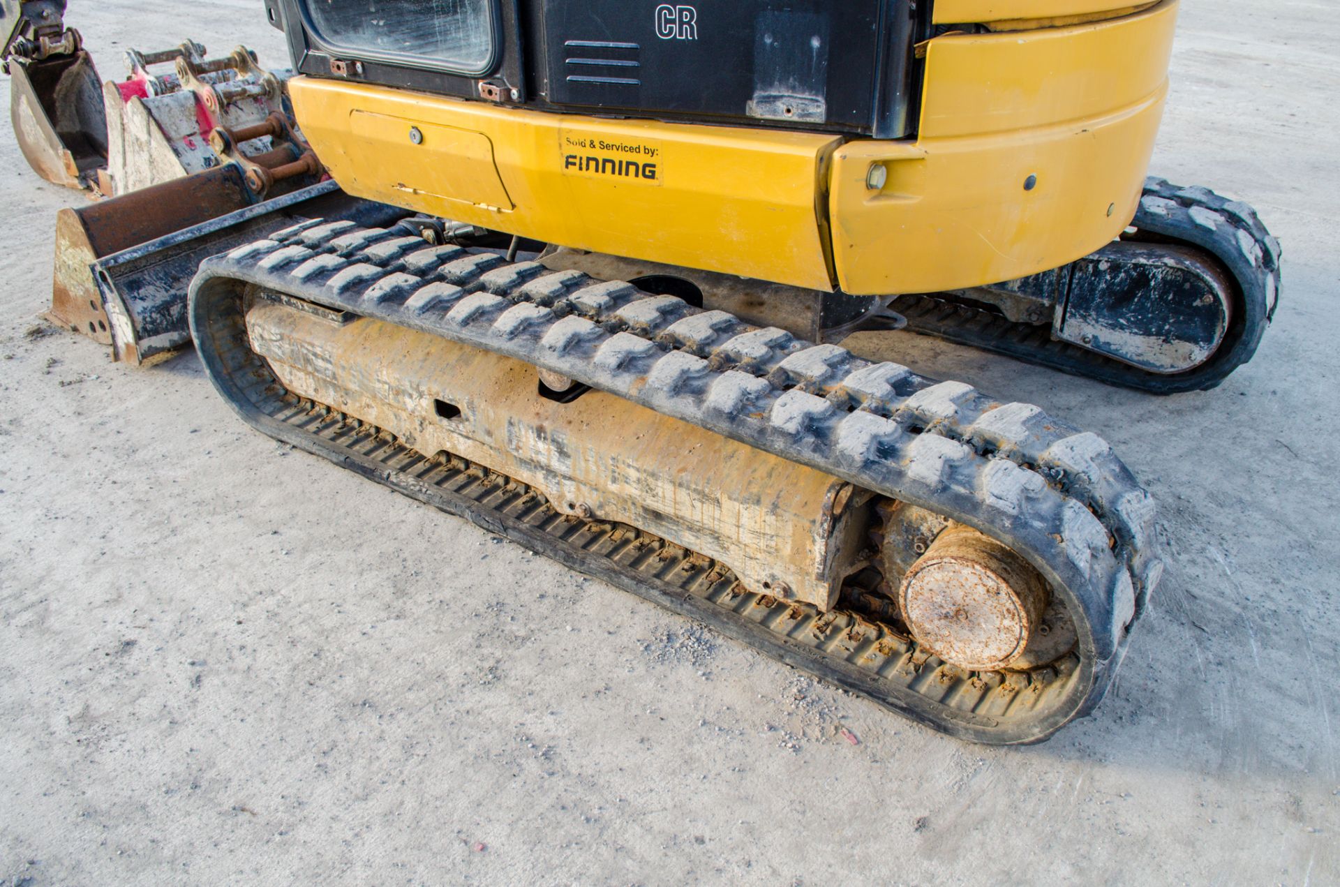 CAT 302.7D 3 tonne rubber tracked mini excavator Year: 2018 S/N: LJL04771 Recorded Hours: 2326 - Image 10 of 22