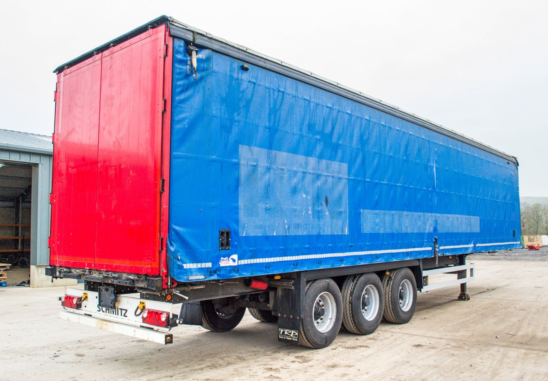Schmitz Cargobull SCB S3T 13.6 metre tri-axle curtain side trailer Year: 2013 VIN: WSM00000003180012 - Image 3 of 26