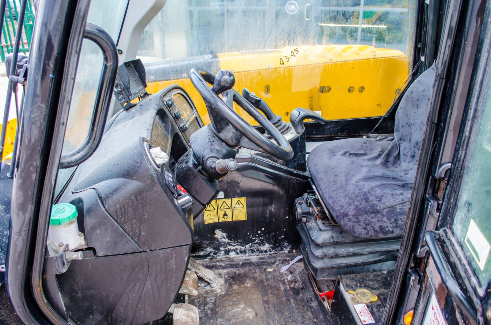 JCB 525-60 6 metre telescopic handler Year: 2015 S/N: 32365939 Recorded Hours: 3609 c/w rear - Image 22 of 25