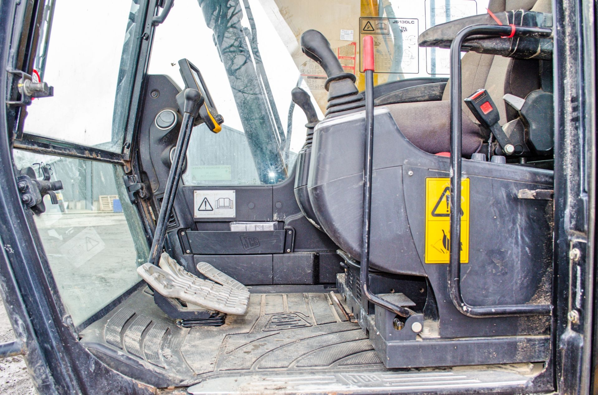 JCB JS130 LC 13 tonne rubber padded steel tracked excavator Year: 2015 S/N: 2441397 Recorded - Image 22 of 24