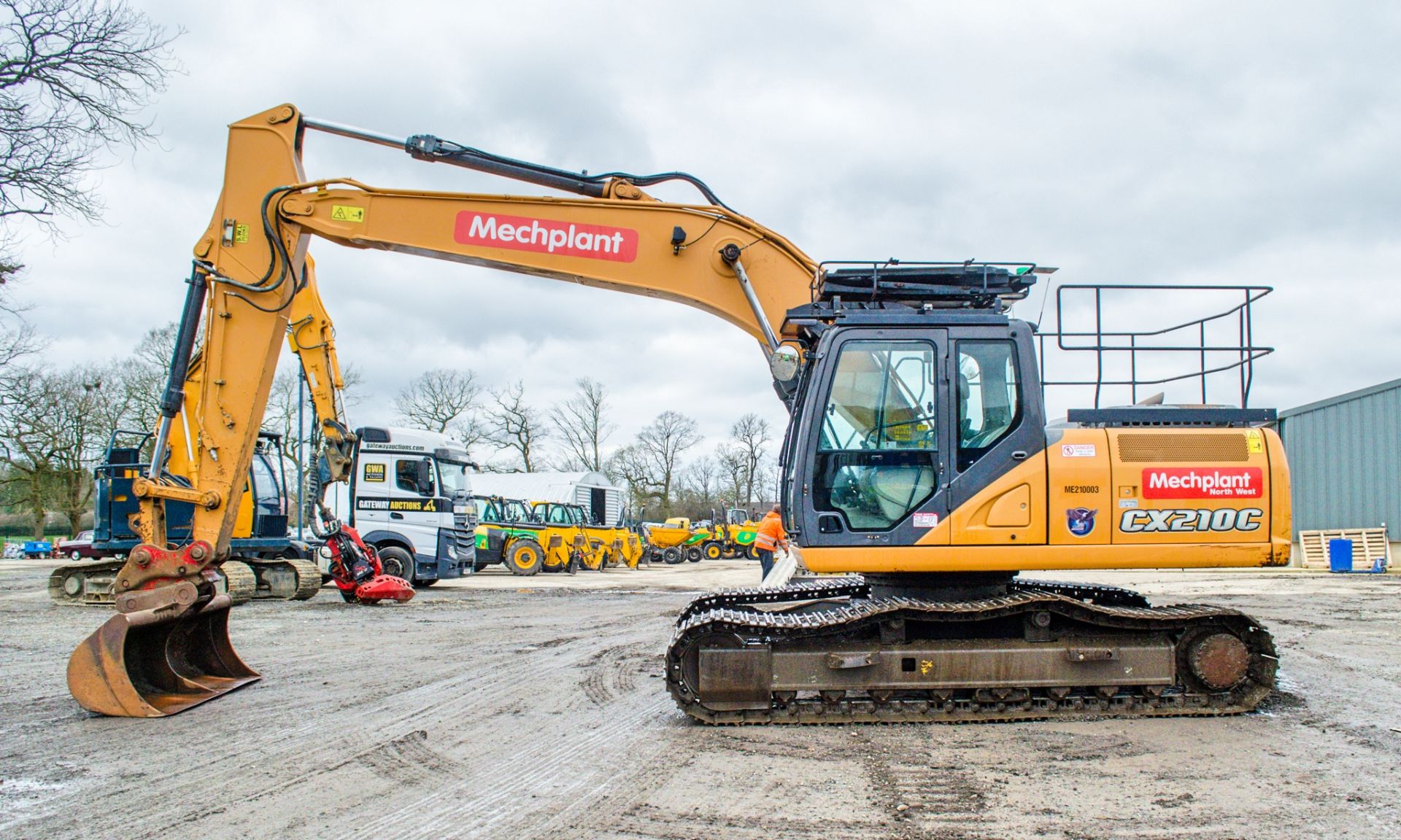 Case CX210C 21 tonne steel tracked excavator Year: 2014 S/N: 6H1339 Recorded Hours: 9197 piped, - Image 8 of 27