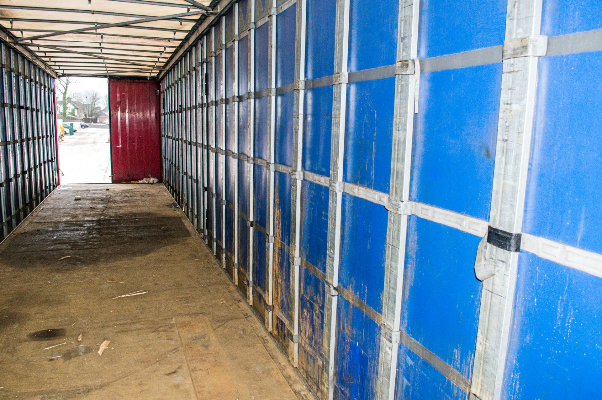 Schmitz Cargobull SCB S3T 13.6 metre tri-axle curtain side trailer Year: 2013 VIN: WSM00000003180012 - Image 21 of 26