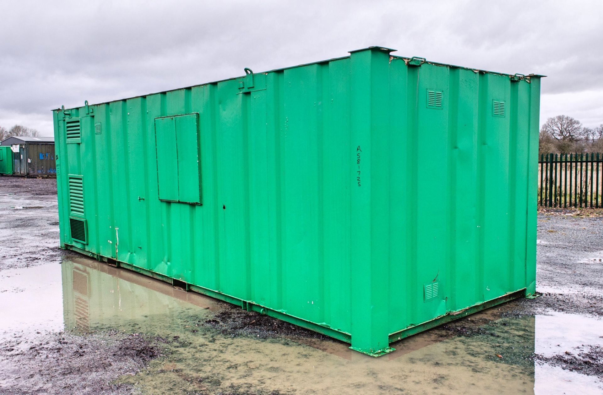 24 ft x 9 ft steel anti vandal welfare site unit Comprising of: canteen area, toilet & generator - Image 3 of 11