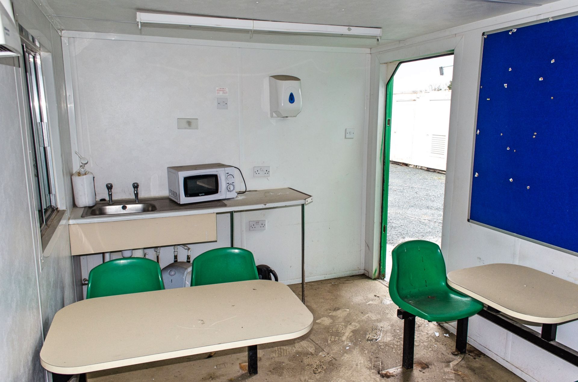 24 ft x 9 ft steel anti vandal welfare site unit Comprising of: canteen area, toilet & generator - Image 6 of 11