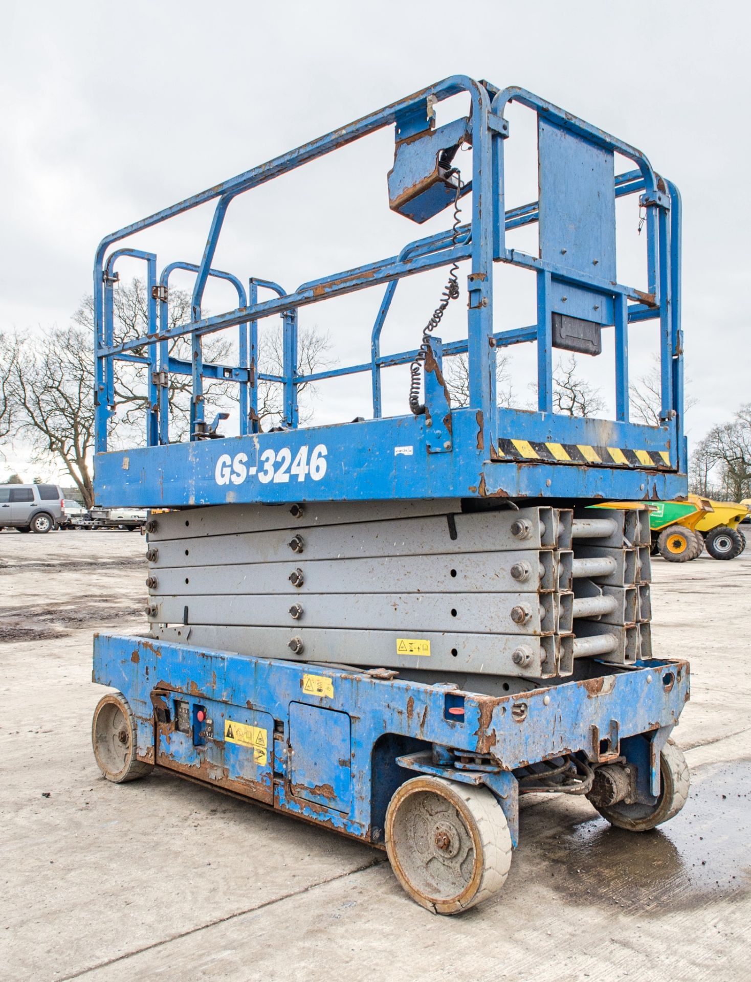Genie GS3246 battery electric scissor lift access platform Recorded Hours: 210 PF2032 ** Overload - Image 2 of 8