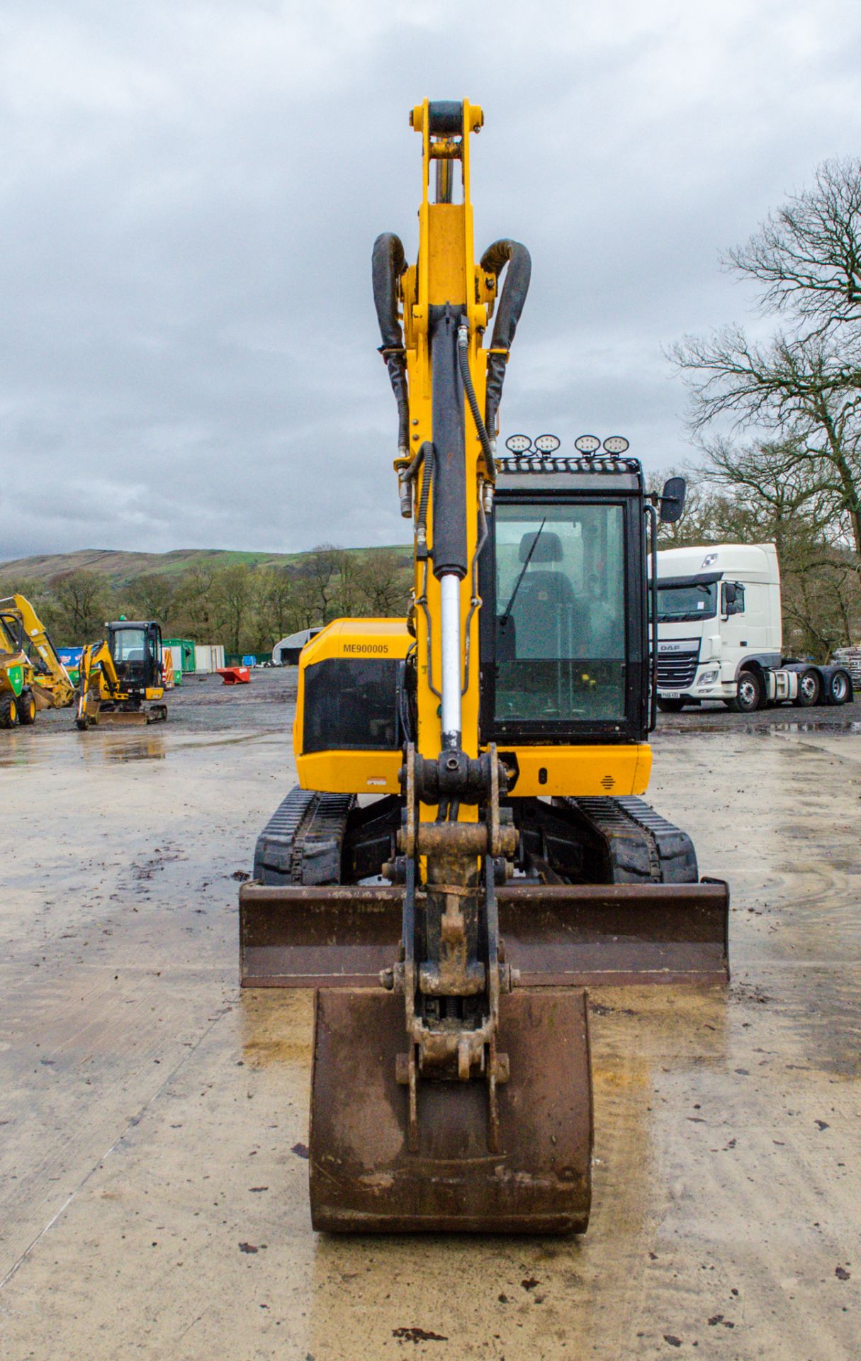 JCB 85Z 9 tonne rubber tracked midi excavator Year: 2017 S/N: 2500968 Recorded Hours: 4415  piped, - Image 5 of 20