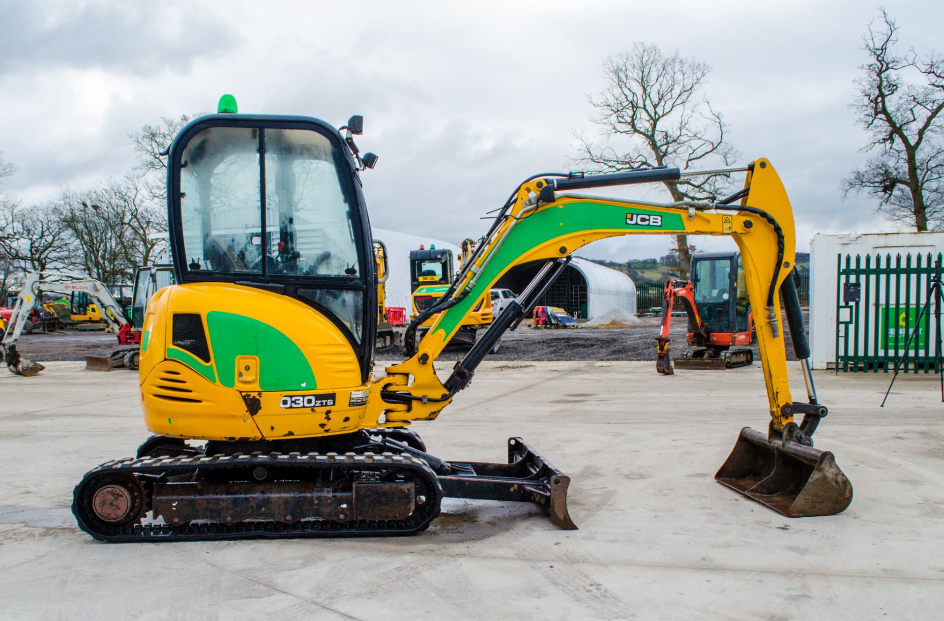 JCB 8030 ZTS 3 tonne rubber tracked mini excavator Year: 2015 S/N: 02432299 Recorded Hours: 2573 - Image 7 of 24