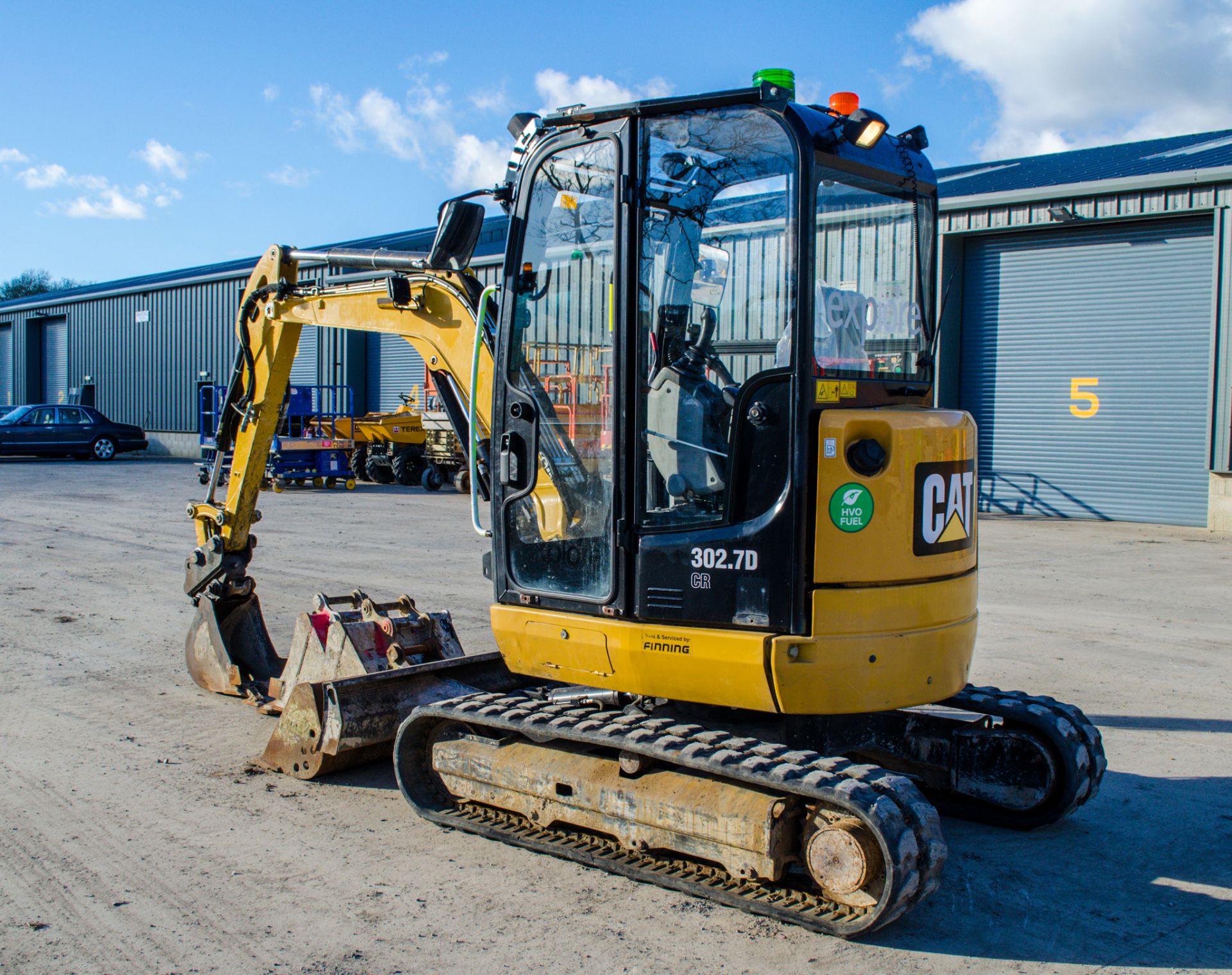 CAT 302.7D 3 tonne rubber tracked mini excavator Year: 2018 S/N: LJL04771 Recorded Hours: 2326 - Image 3 of 22