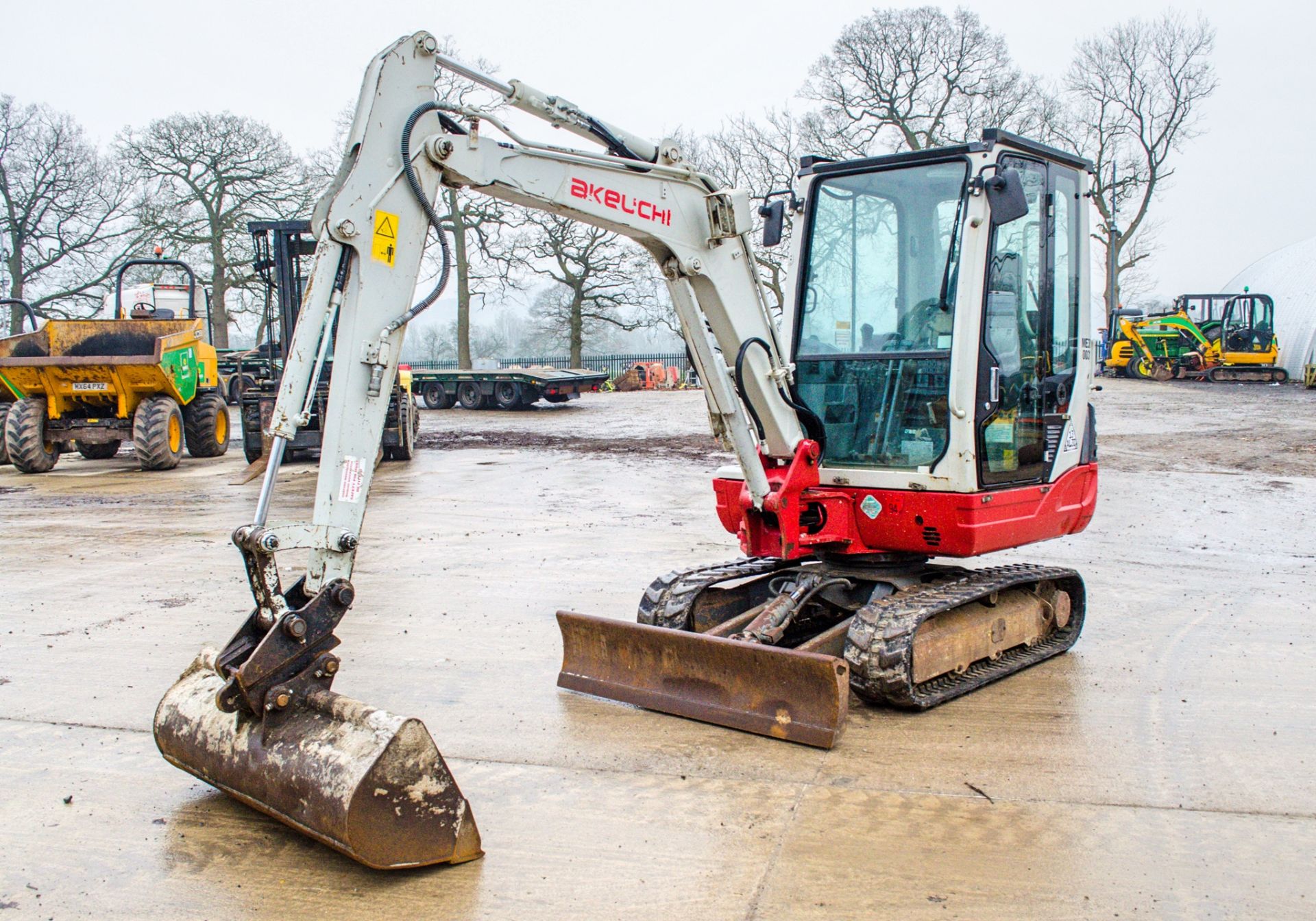 Takeuchi TB228 2.8 tonne rubber tracked mini excavator Year: 2015 S/N: 122804414 Recorded Hours: 879