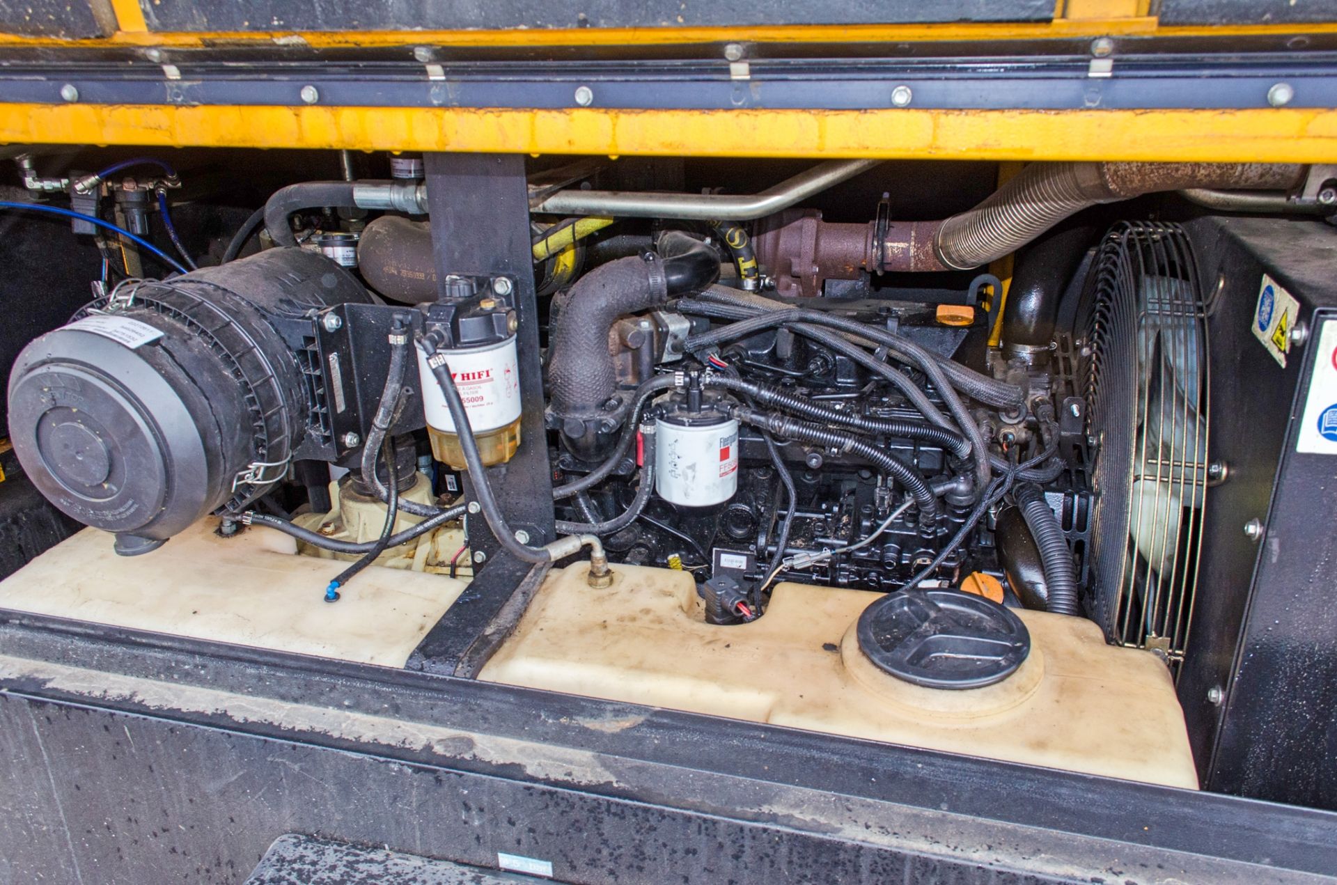 Doosan 7/72 diesel driven fast tow mobile air compressor Year: 2014 S/N: EY542128 Recorded Hours: - Image 5 of 7