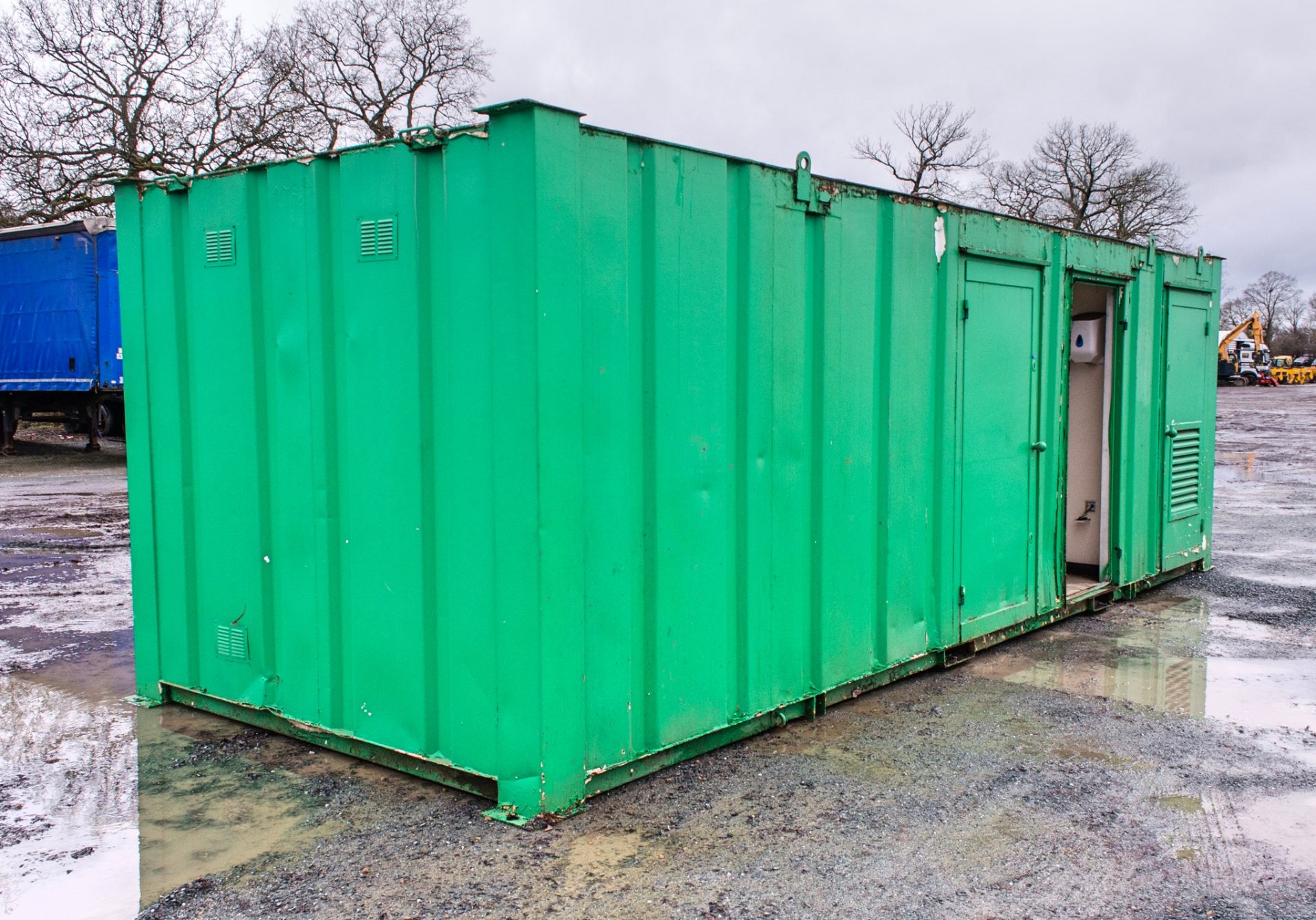 24 ft x 9 ft steel anti vandal welfare site unit Comprising of: canteen area, toilet & generator - Image 2 of 11