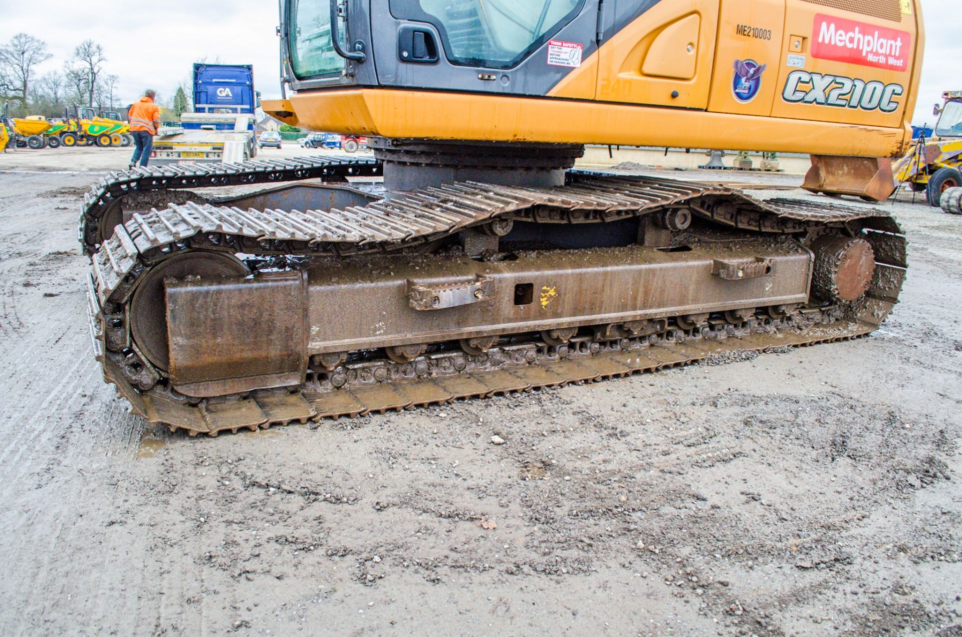 Case CX210C 21 tonne steel tracked excavator Year: 2014 S/N: 6H1339 Recorded Hours: 9197 piped, - Image 9 of 27