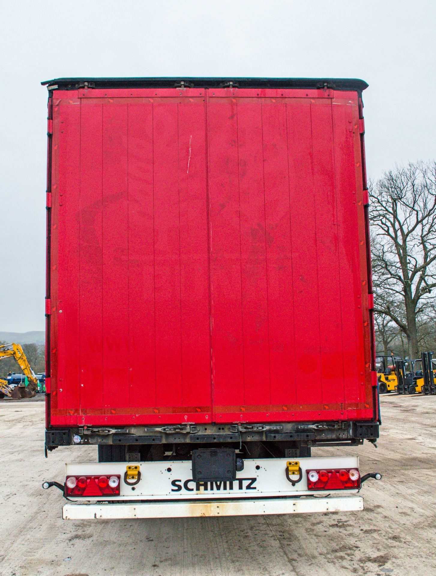 Schmitz Cargobull SCB S3T 13.6 metre tri-axle curtain side trailer Year: 2013 VIN: WSM00000003180012 - Image 7 of 26