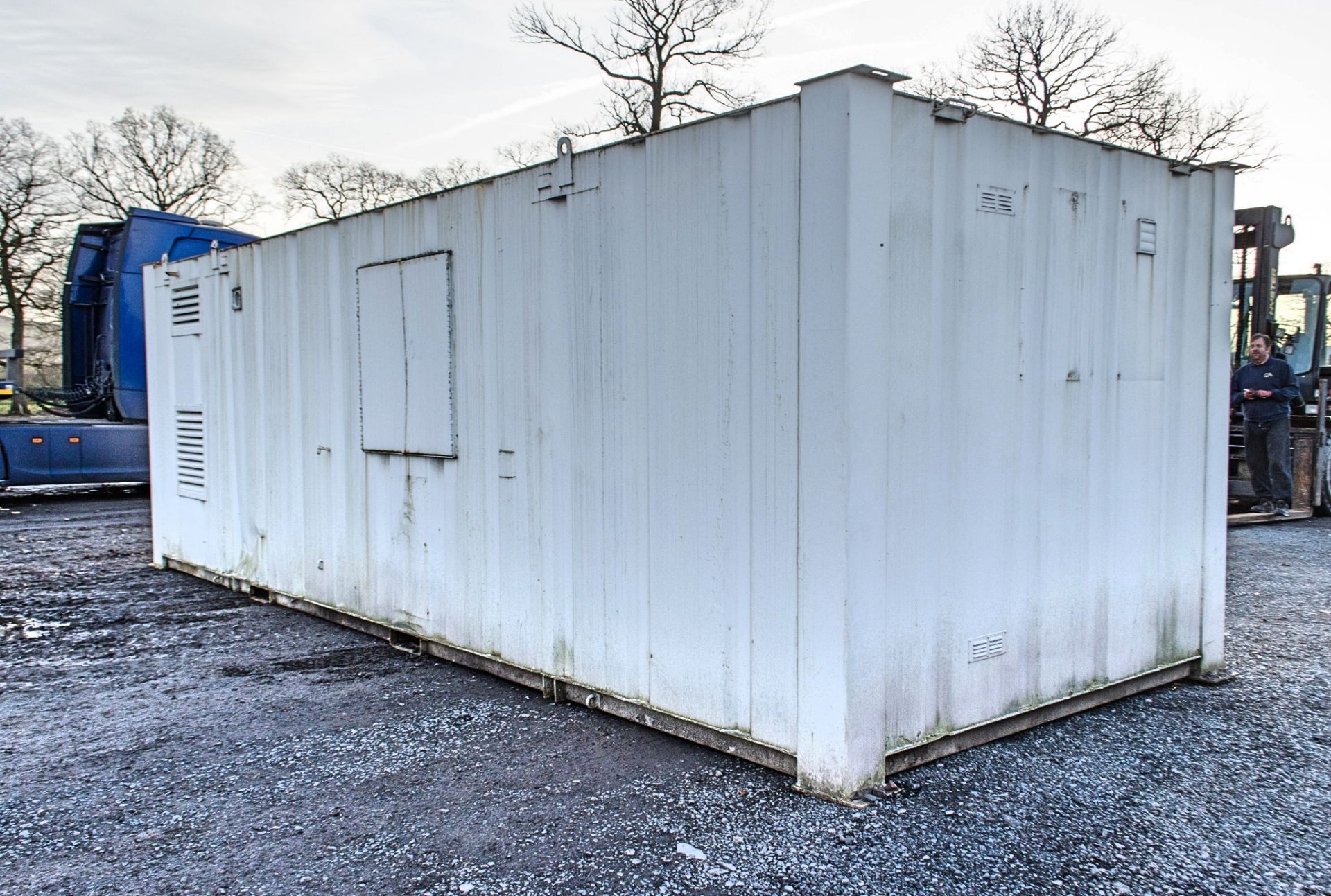 24 ft x 9 ft steel welfare site unit Comprising of: Canteen area, toilet & generator room c/w MGMK - Image 3 of 9
