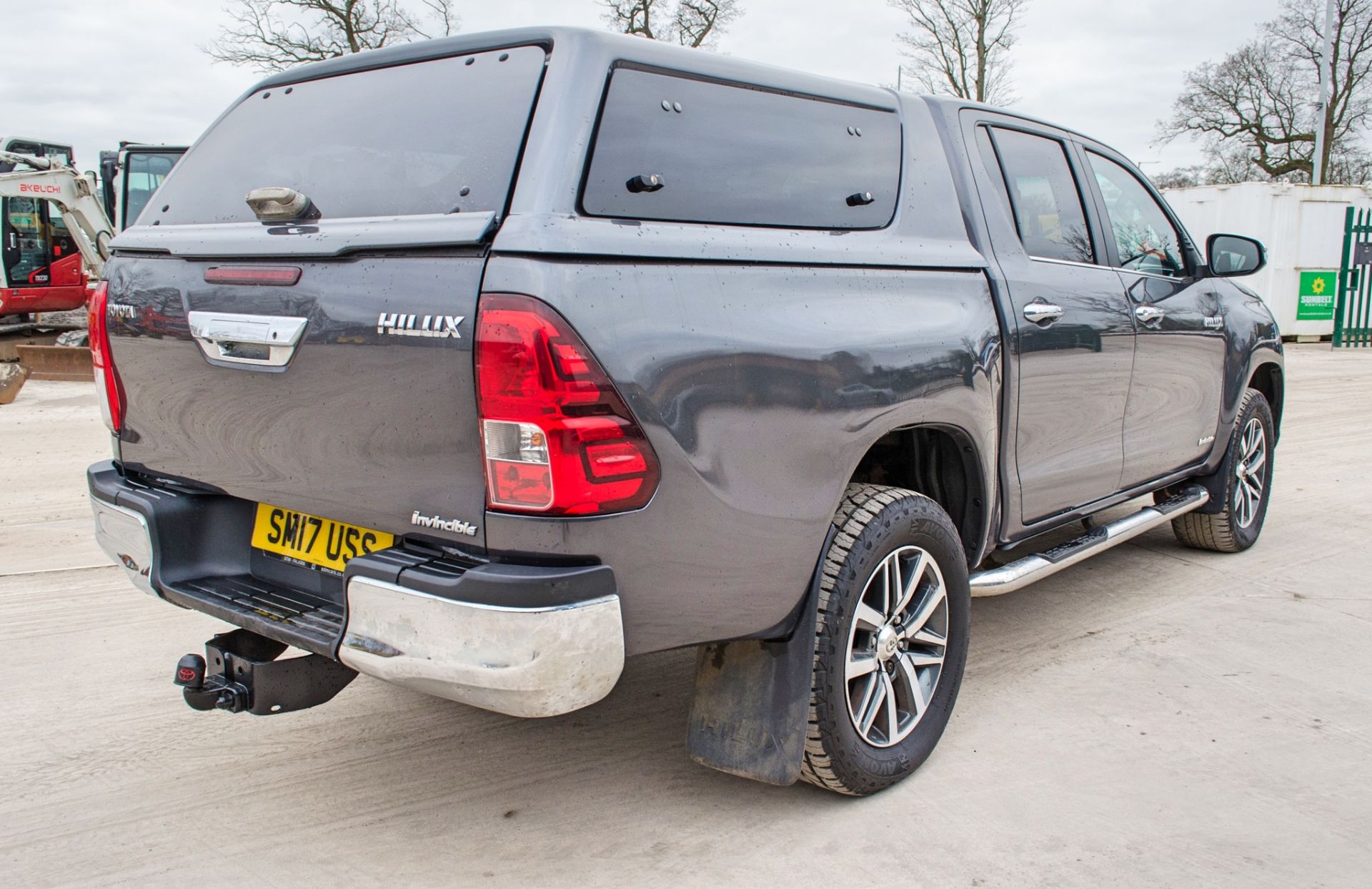 Toyota Hilux Invincible D-4D 4WD DCB light 4x4 utility vehicle Registration Number: SM17 USS Date of - Image 3 of 33