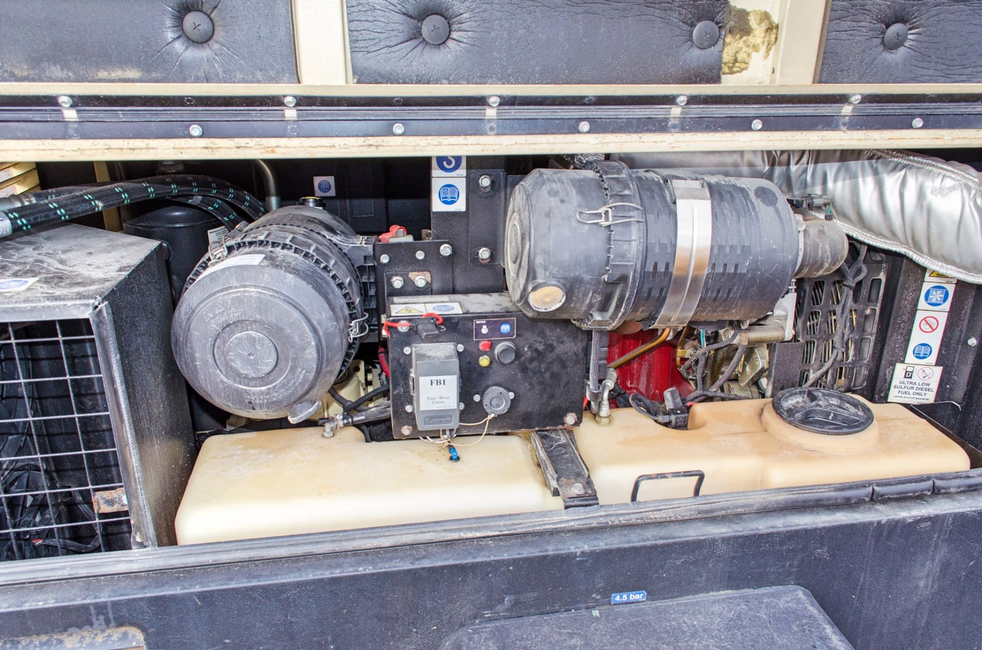 Doosan 7/73 diesel driven fast tow mobile air compressor Year: 2015 S/N: FY543557 Recorded Hours: - Image 5 of 7