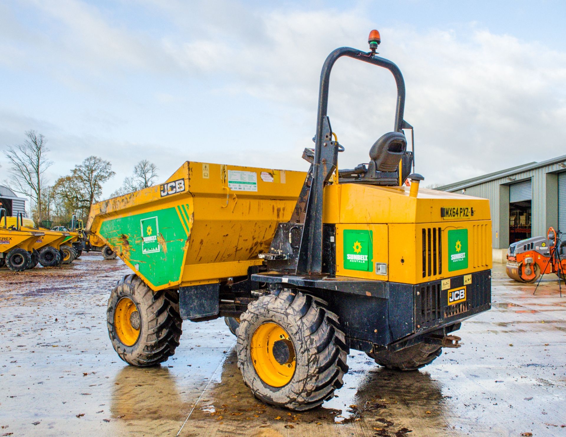 JCB 9T 9 tonne straight skip dumper Year: 2015 S/N: FRM8237  Recorded Hours: 2582 A681019 - Image 4 of 20