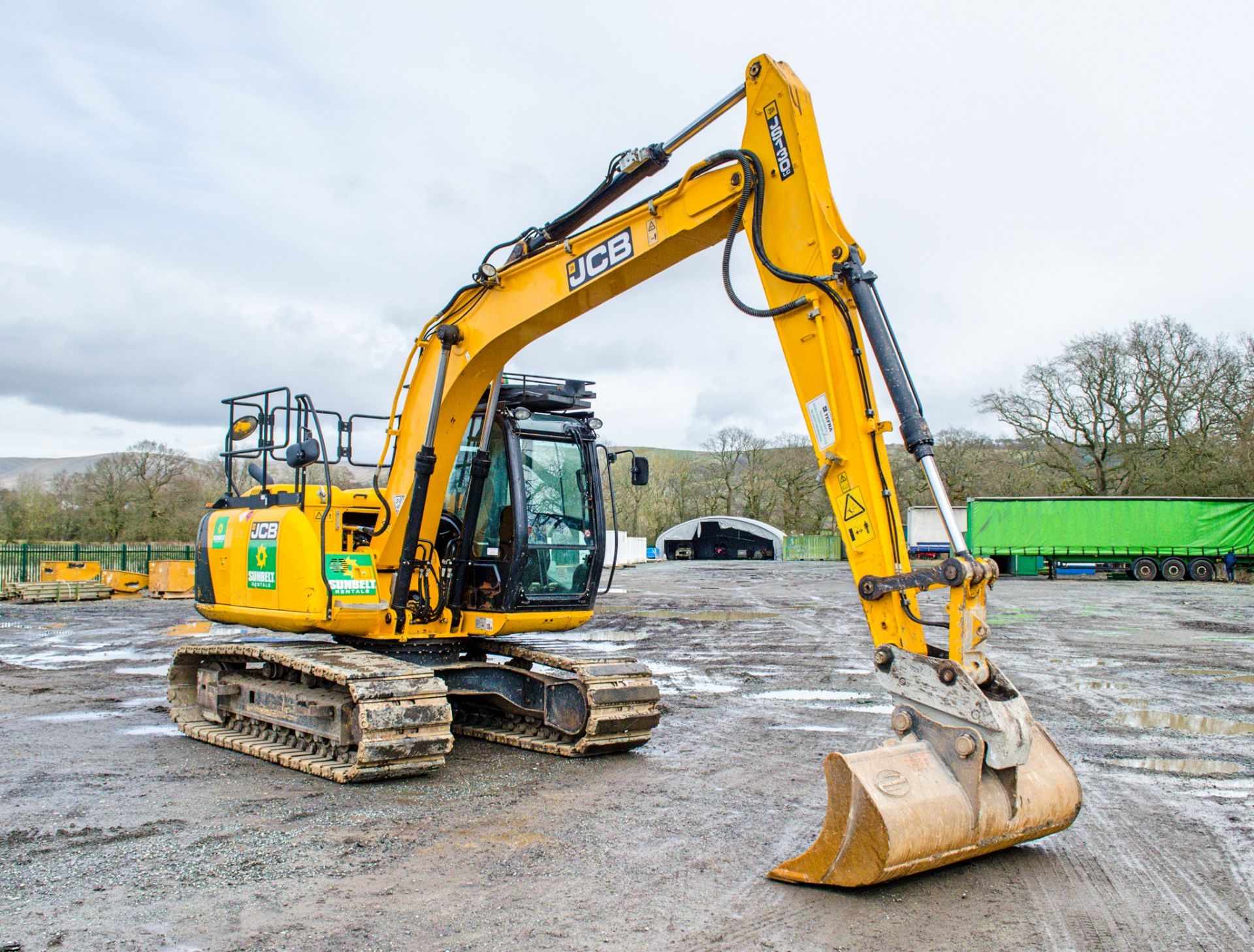 JCB JS130 LC 13 tonne rubber padded steel tracked excavator Year: 2015 S/N: 2441397 Recorded - Image 2 of 24