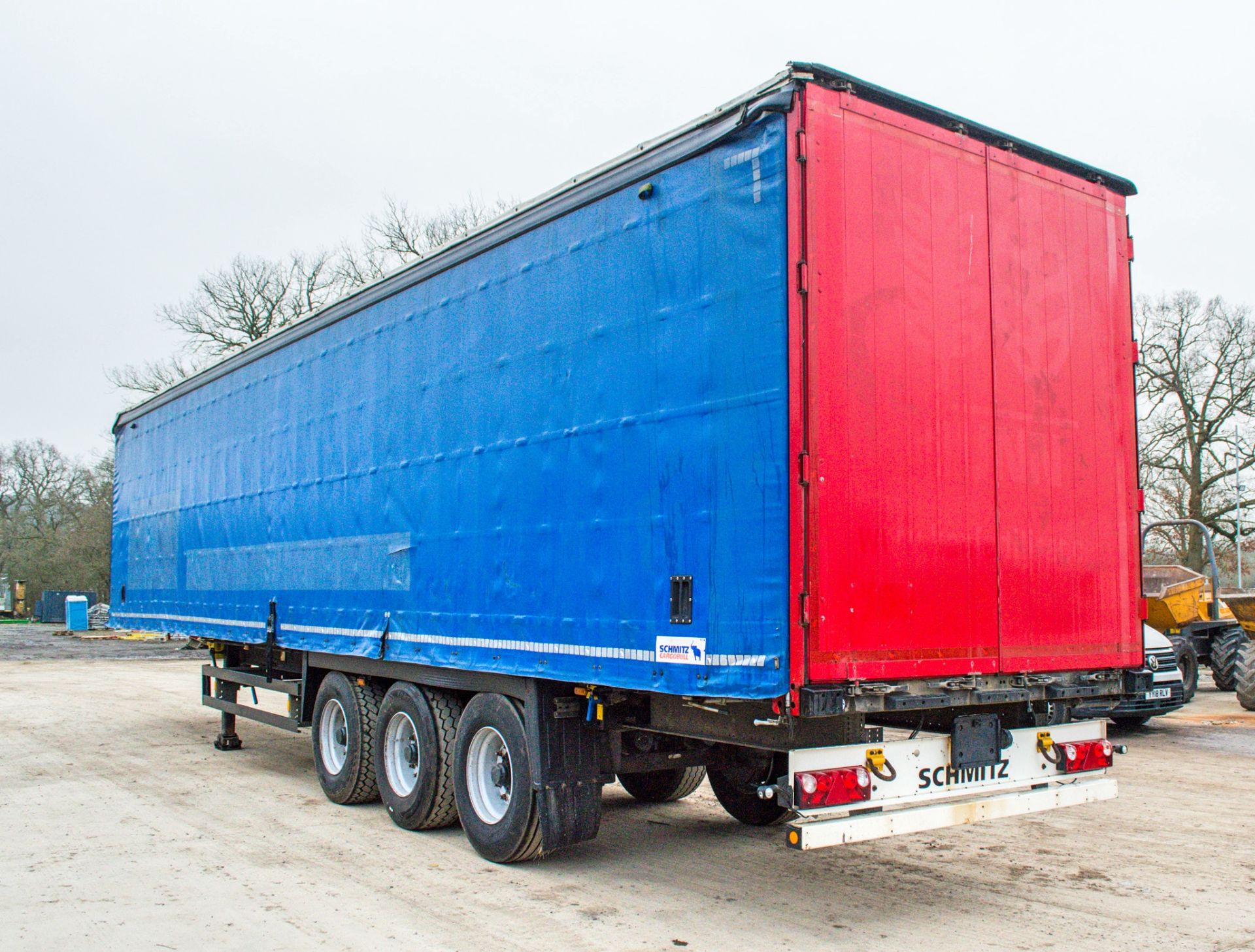 Schmitz Cargobull SCB S3T 13.6 metre tri-axle curtain side trailer Year: 2013 VIN: WSM00000003180012 - Image 4 of 26