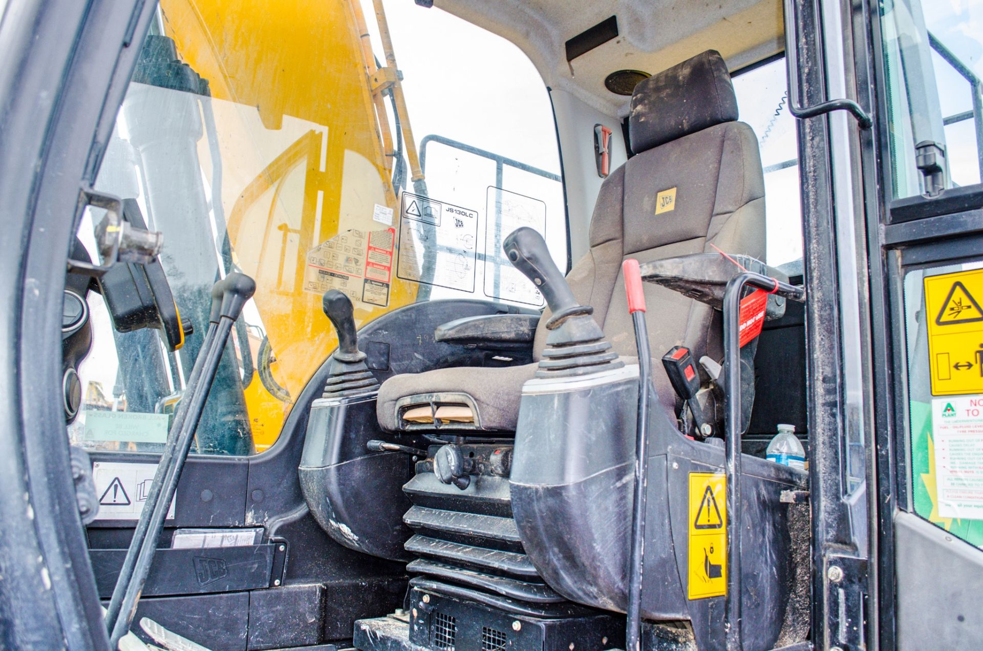 JCB JS130 LC 13 tonne rubber padded steel tracked excavator Year: 2015 S/N: 2441397 Recorded - Image 21 of 24