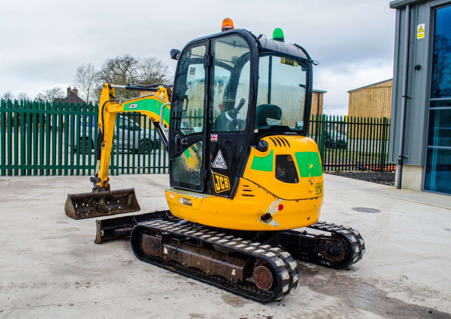 JCB 8030 ZTS 3 tonne rubber tracked mini excavator Year: 2015 S/N: 02432299 Recorded Hours: 2573 - Image 4 of 24