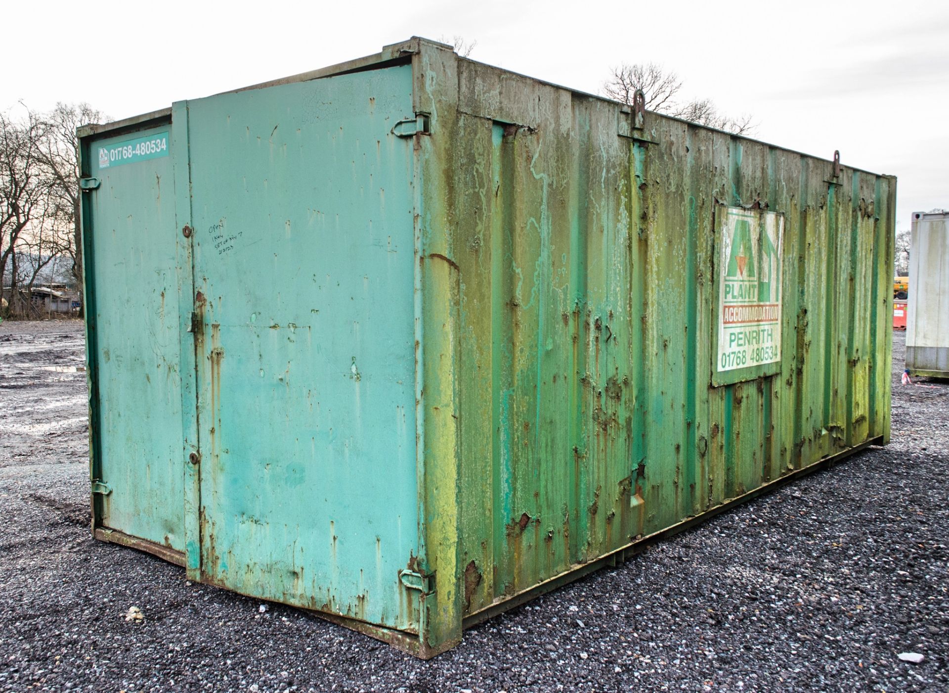 21 ft x 9 ft steel store site unit c/w keys A190557