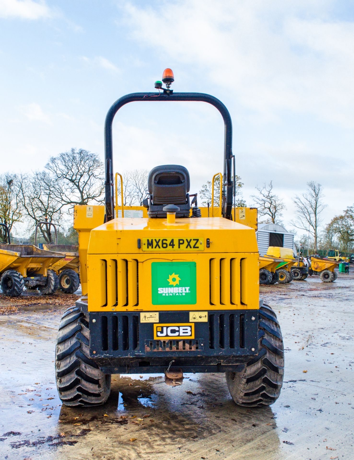 JCB 9T 9 tonne straight skip dumper Year: 2015 S/N: FRM8237  Recorded Hours: 2582 A681019 - Image 6 of 20