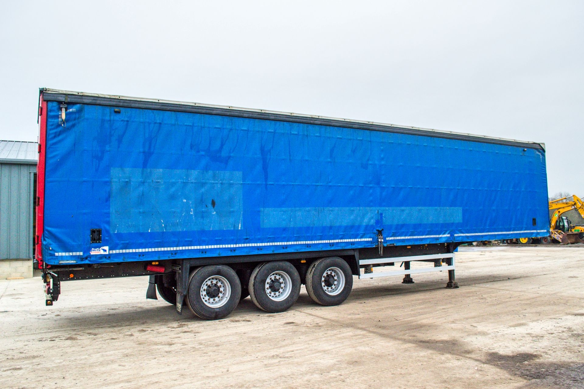 Schmitz Cargobull SCB S3T 13.6 metre tri-axle curtain side trailer Year: 2013 VIN: WSM00000003180012 - Image 9 of 26