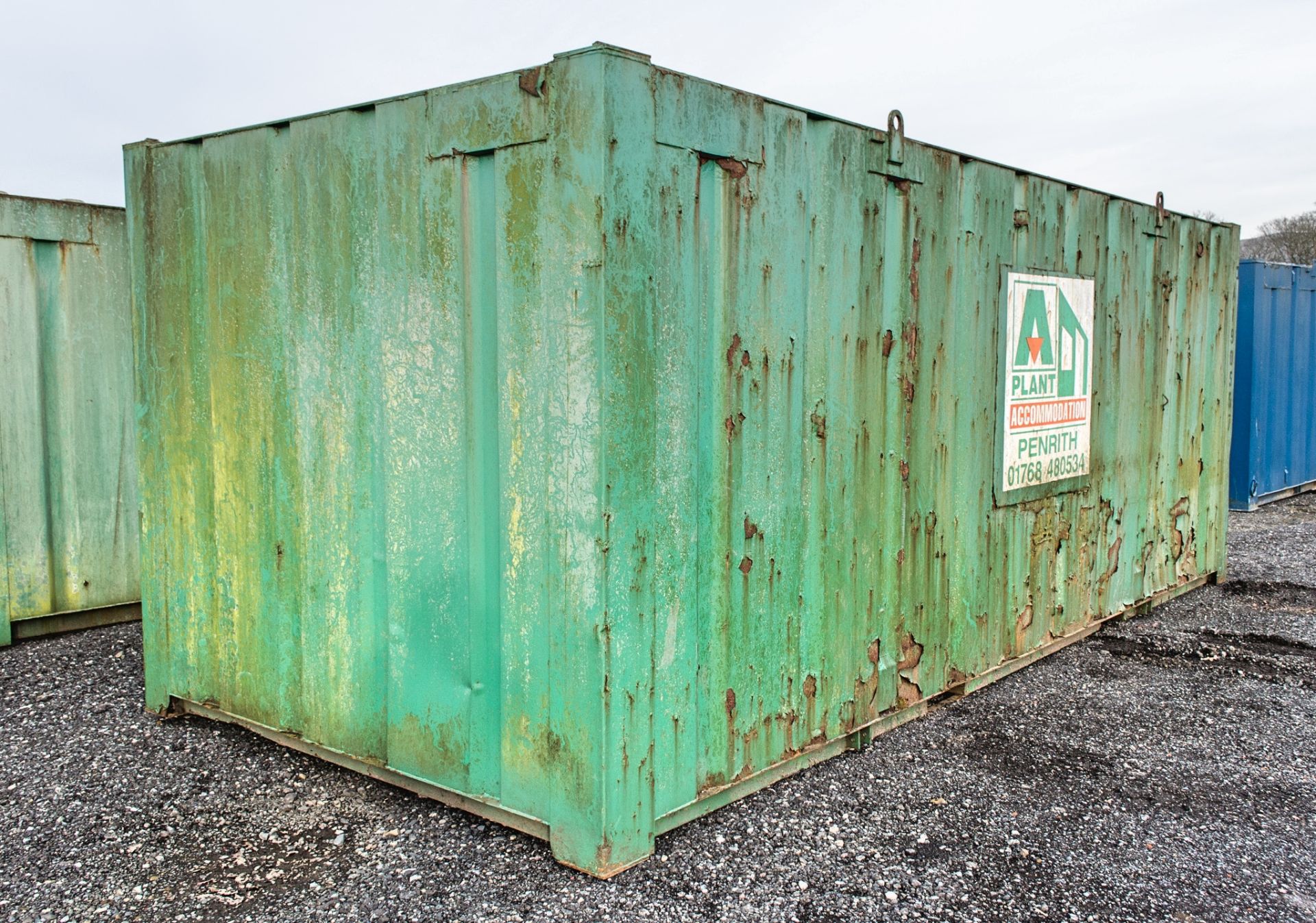 21 ft x 9 ft steel store site unit c/w keys A190557 - Image 4 of 5