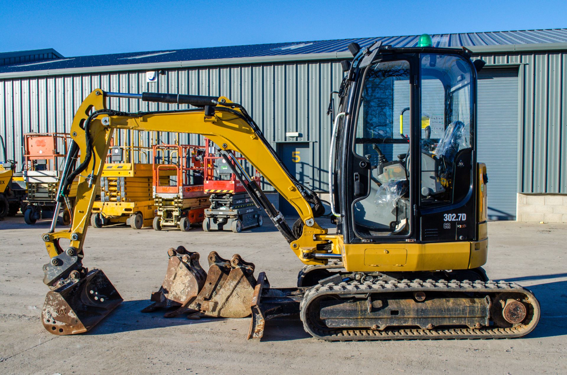 CAT 302.7D 3 tonne rubber tracked mini excavator Year: 2018 S/N: CLJL05350 Recorded Hours: 873 - Image 7 of 23
