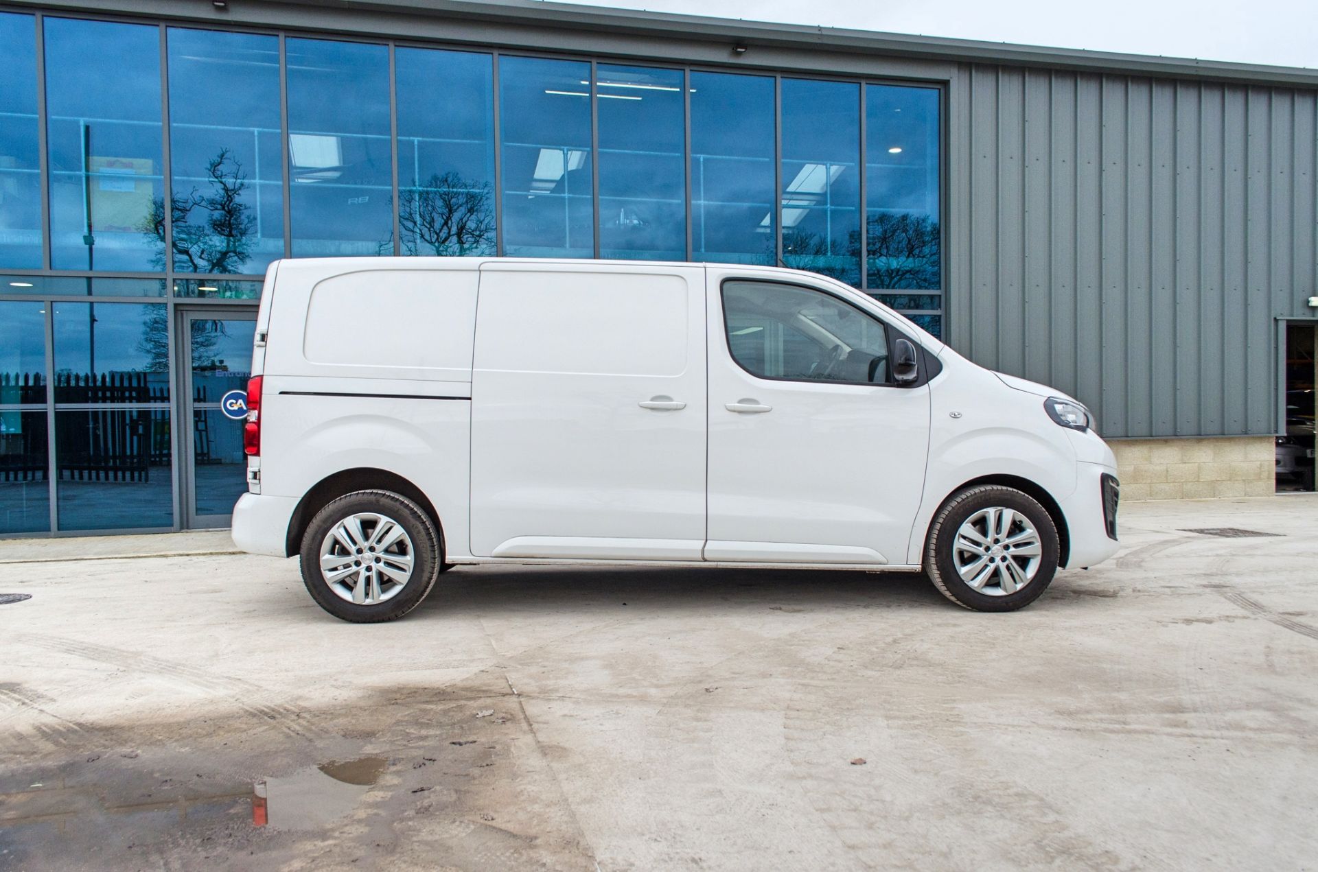 Peugeot Expert Asphalt Premium 2.0 HDi panel van Registration Number: OV22 FWZ Date of Registration: - Image 7 of 31