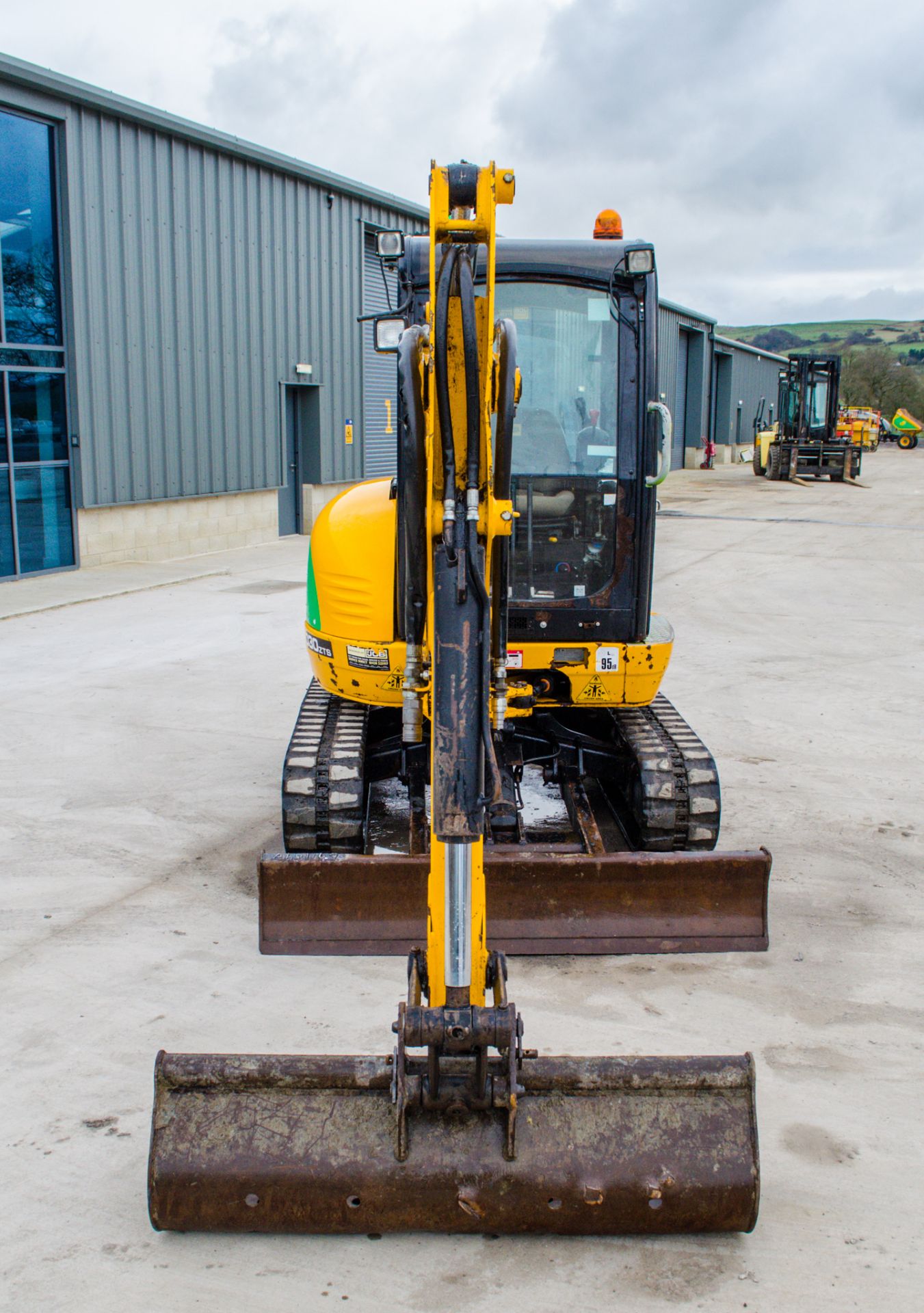 JCB 8030 ZTS 3 tonne rubber tracked mini excavator Year: 2015 S/N: 02432299 Recorded Hours: 2573 - Image 5 of 24