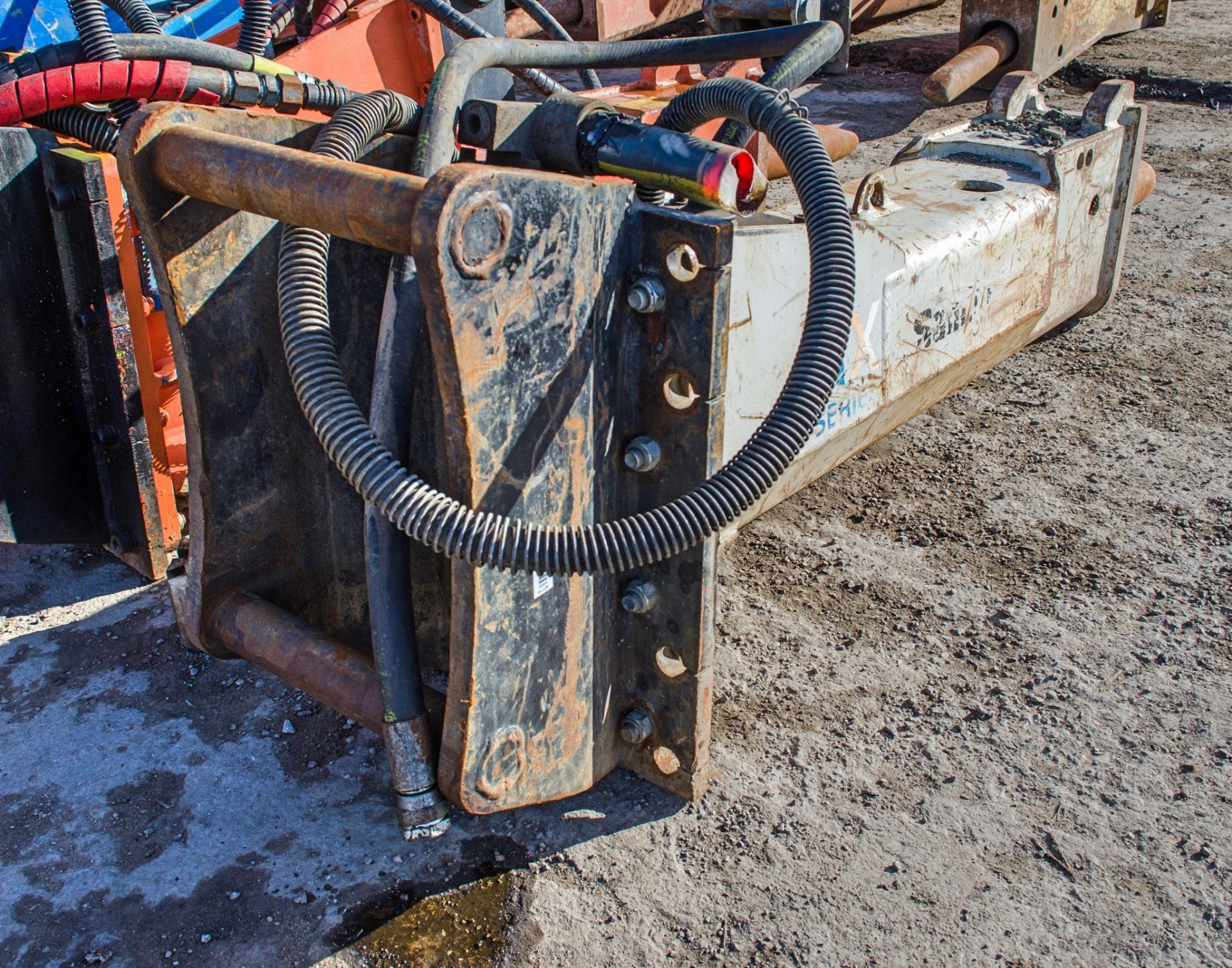 Construction Tools RX14L hydraulic breaker to suit 13-18 tonne excavator c/w Engcon headstock Pin - Image 2 of 4